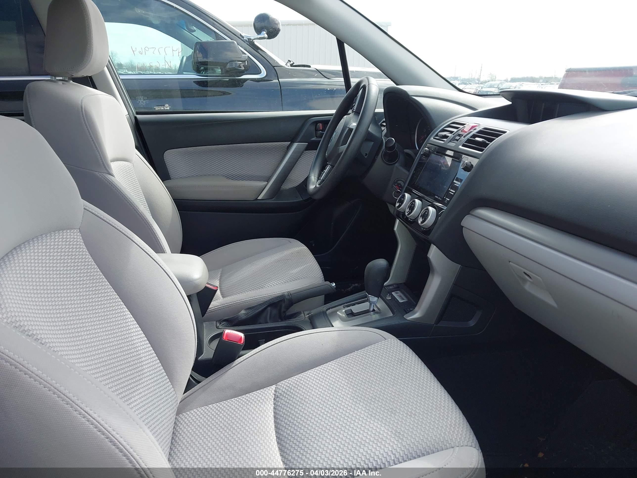 SUBARU FORESTER image 5