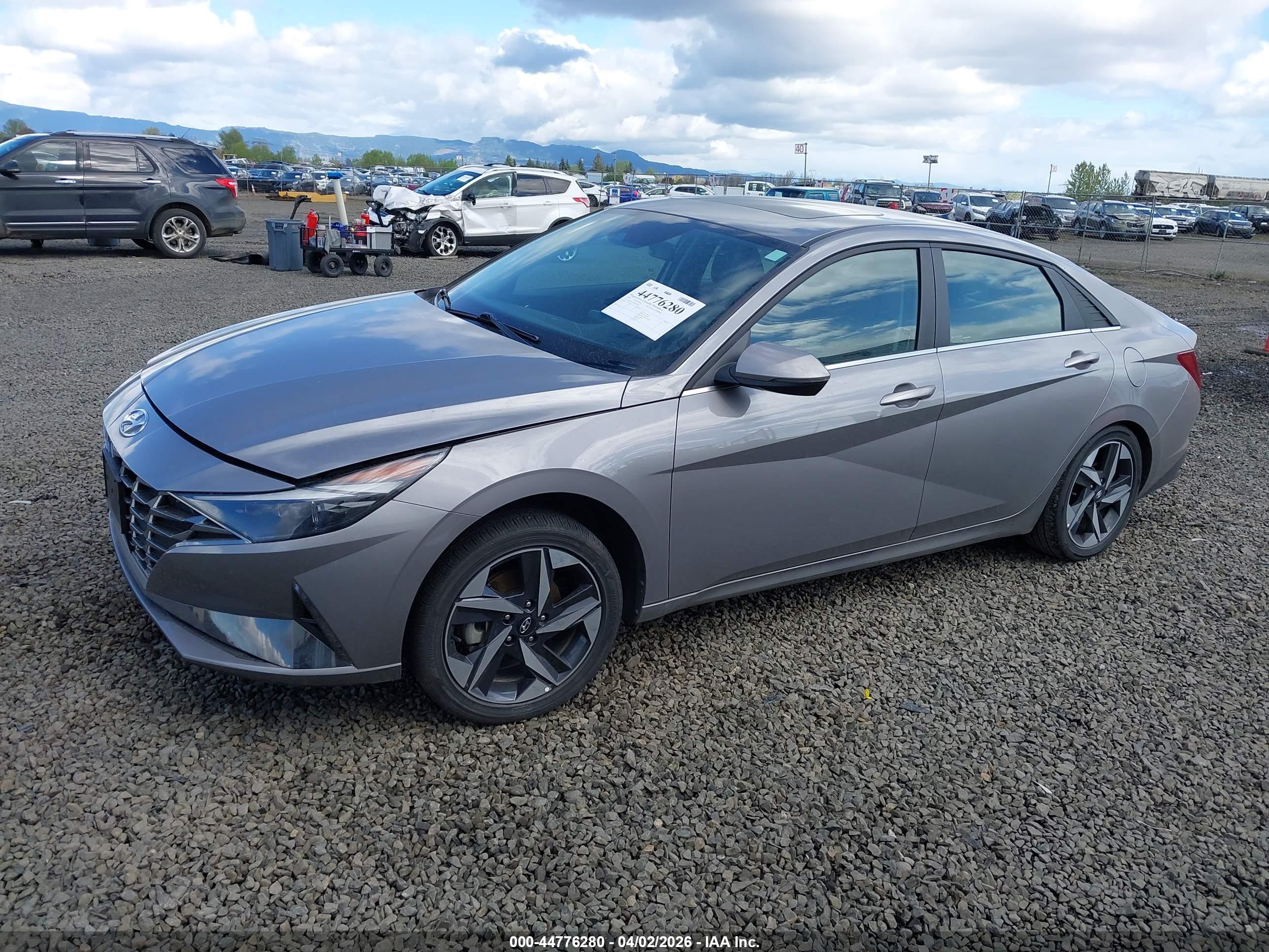 HYUNDAI ELANTRA image 2