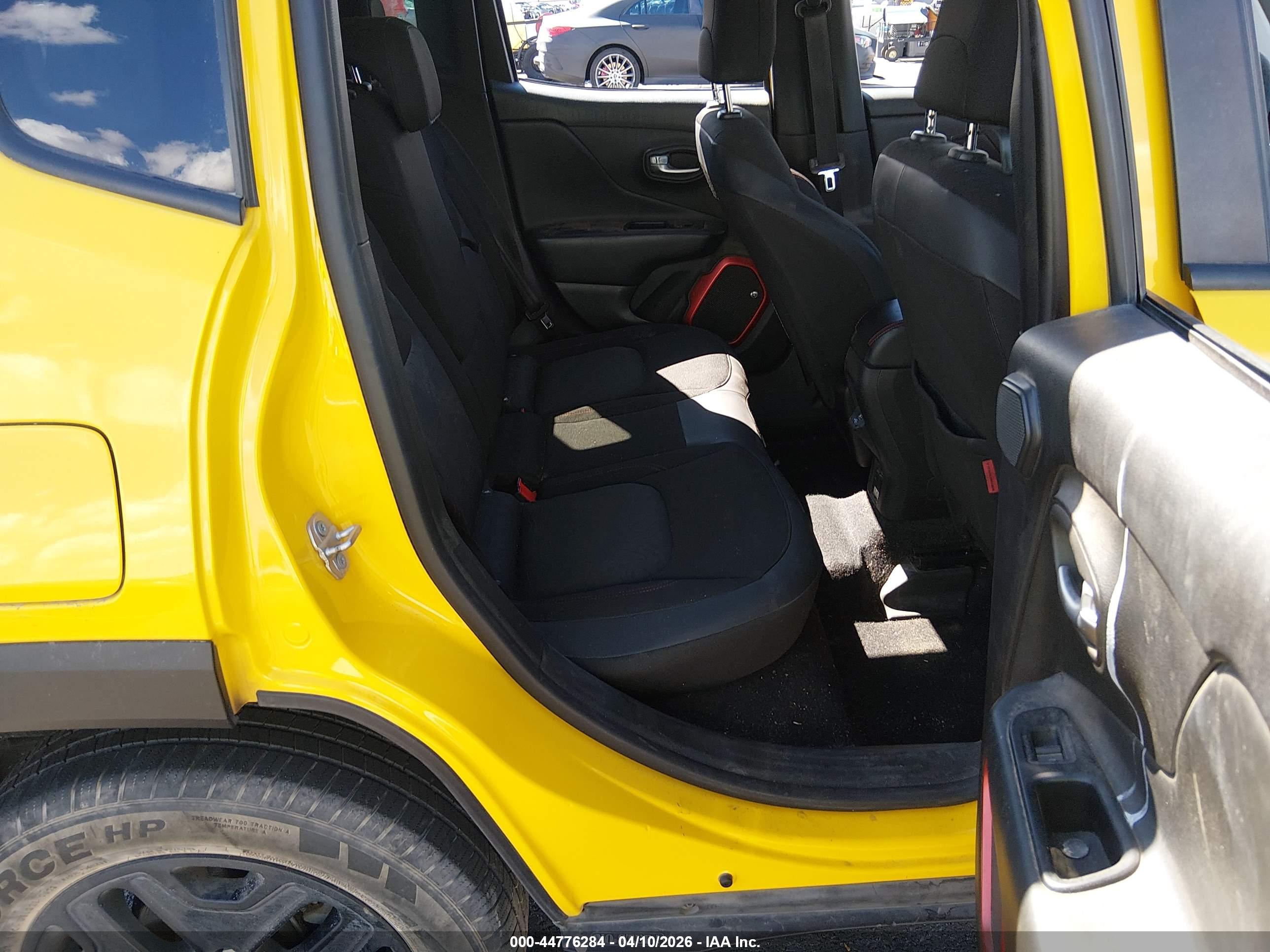 JEEP RENEGADE image 8