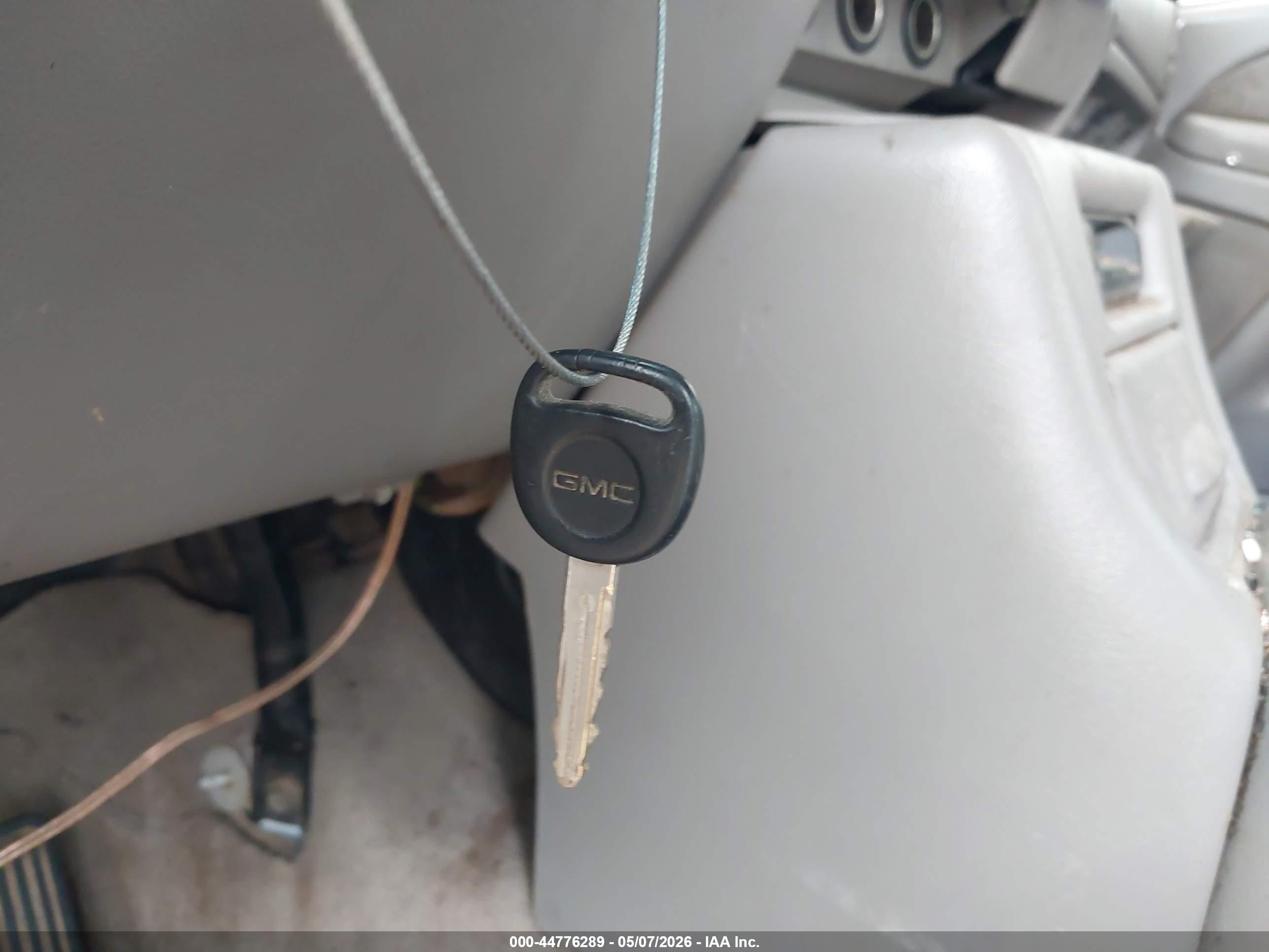 GMC SIERRA image 11