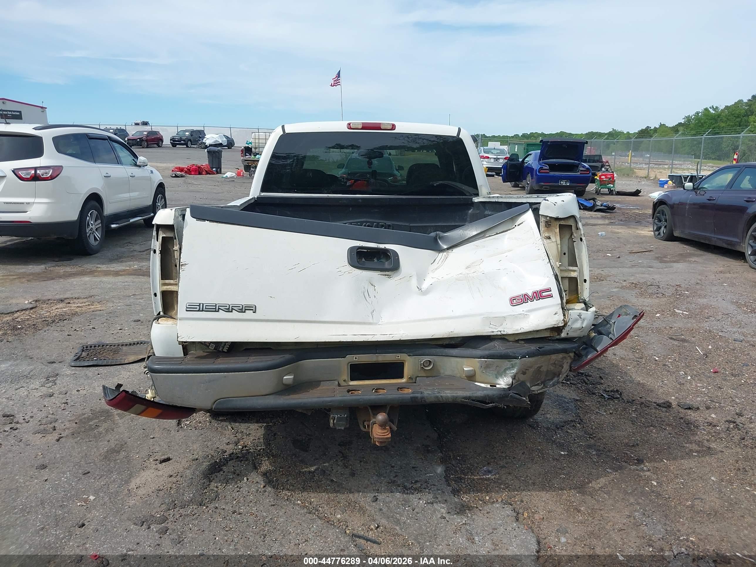 GMC SIERRA image 6