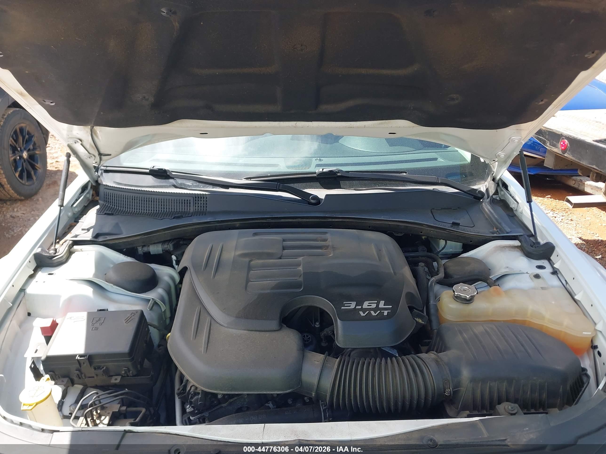 CHRYSLER 300C image 10