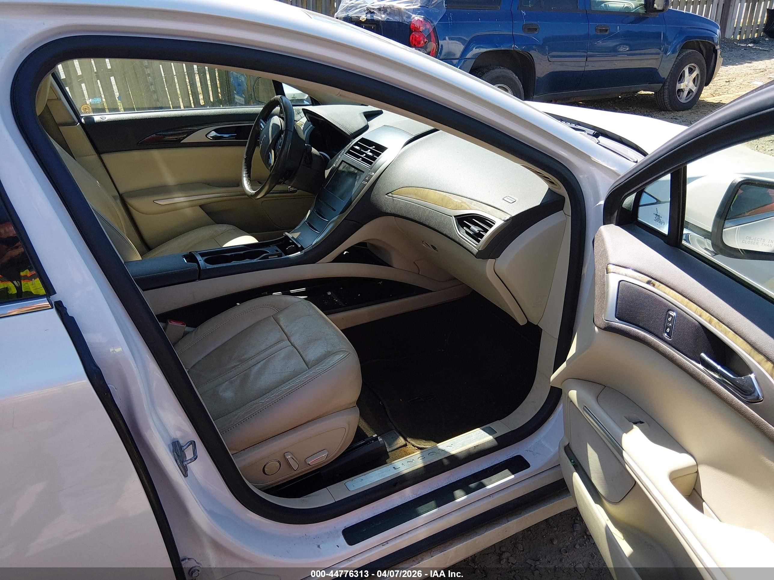 LINCOLN MKZ image 5