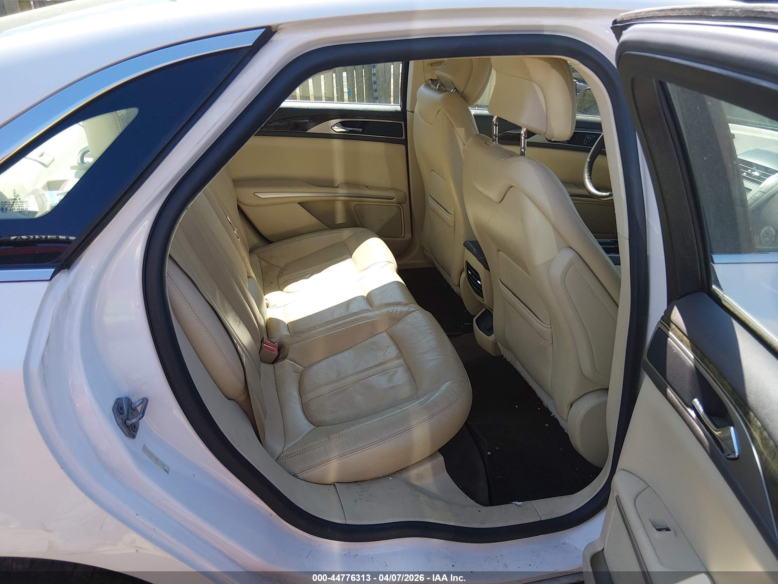 LINCOLN MKZ image 8