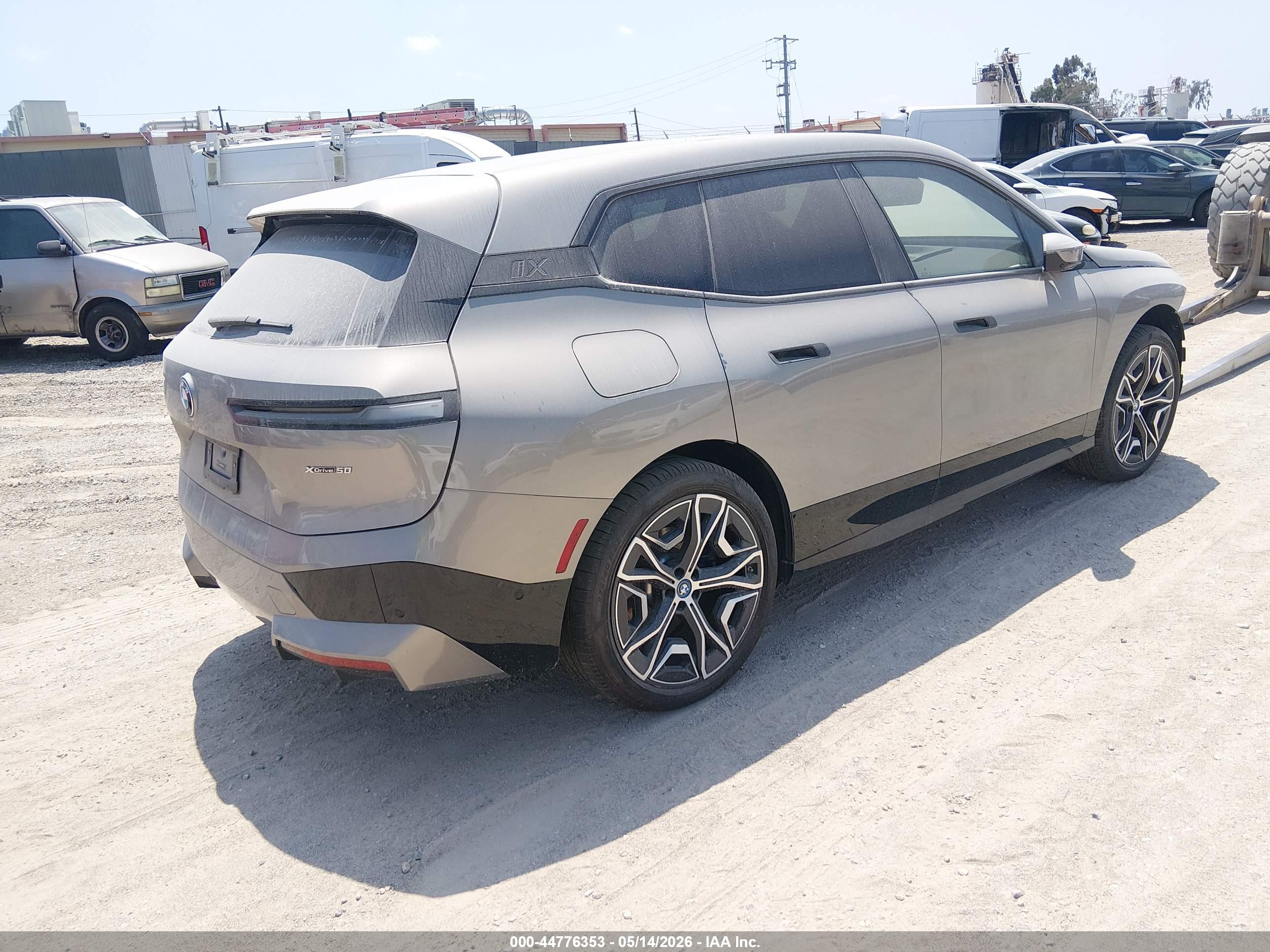 BMW IX image 4