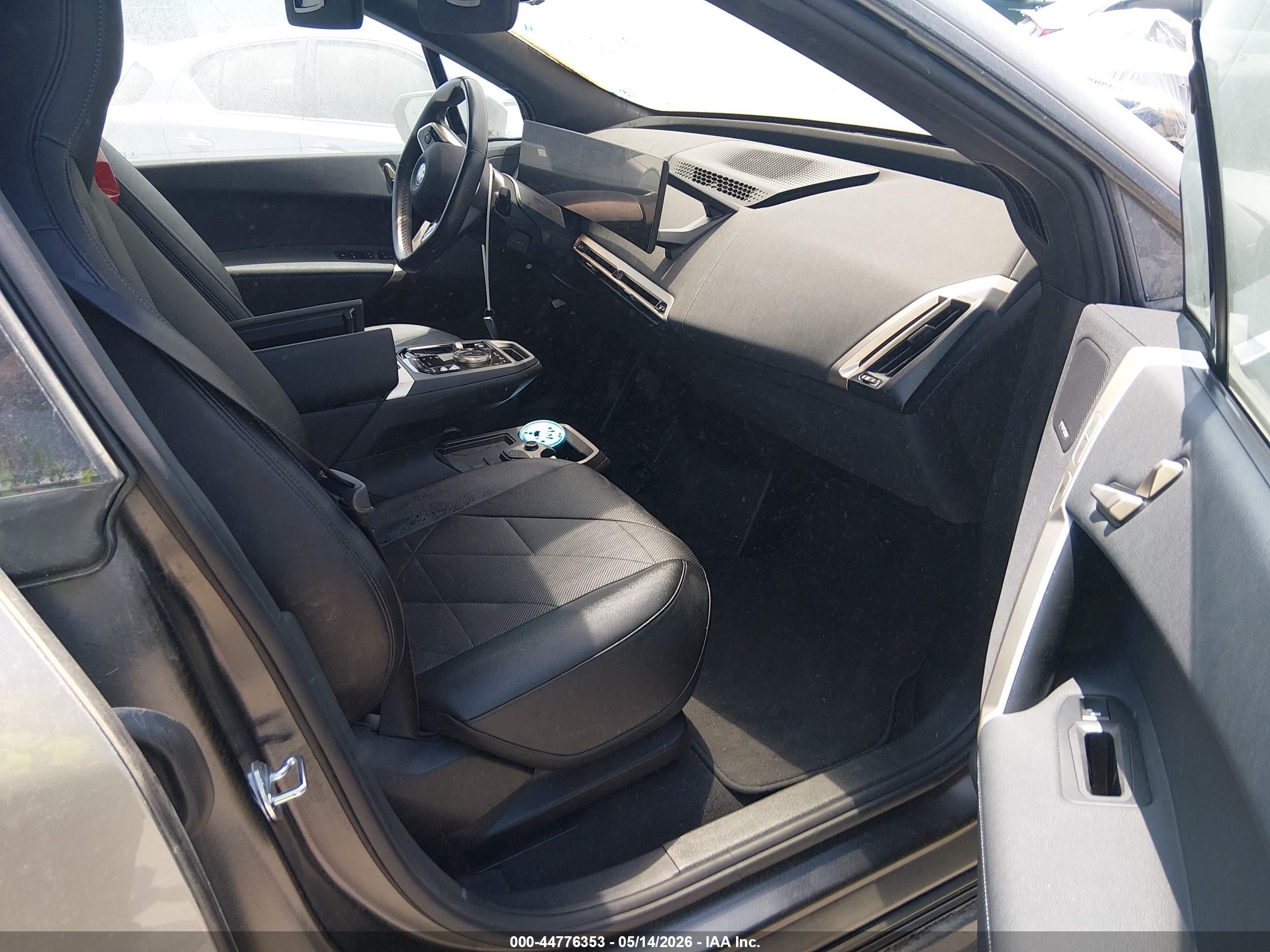 BMW IX image 5