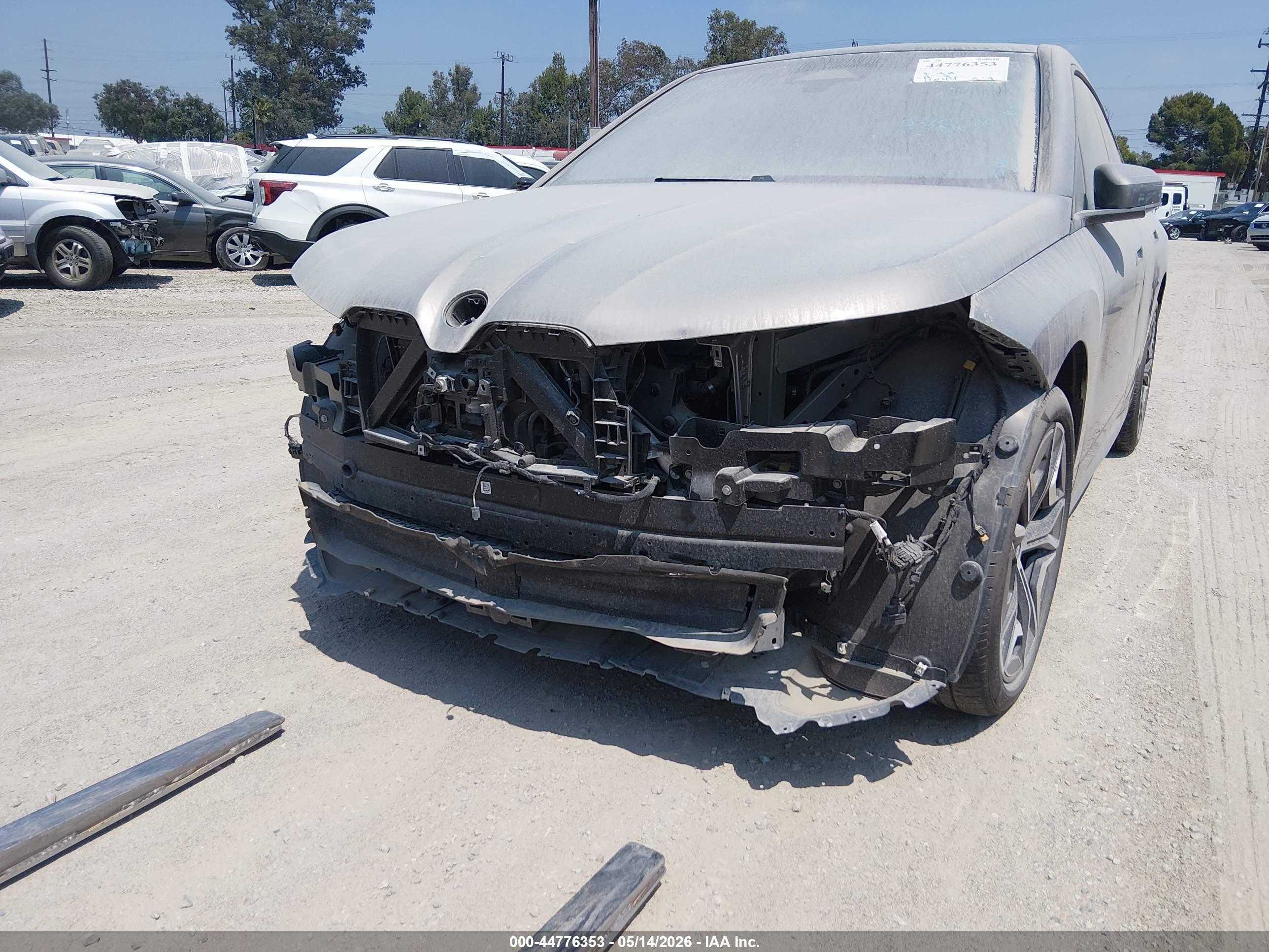 BMW IX image 6