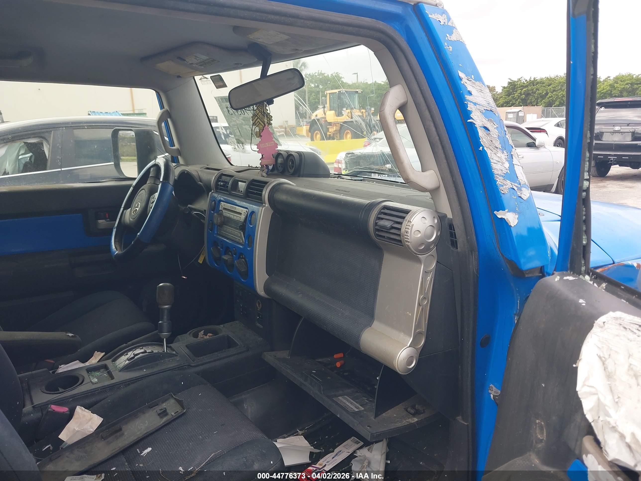 TOYOTA FJ image 5