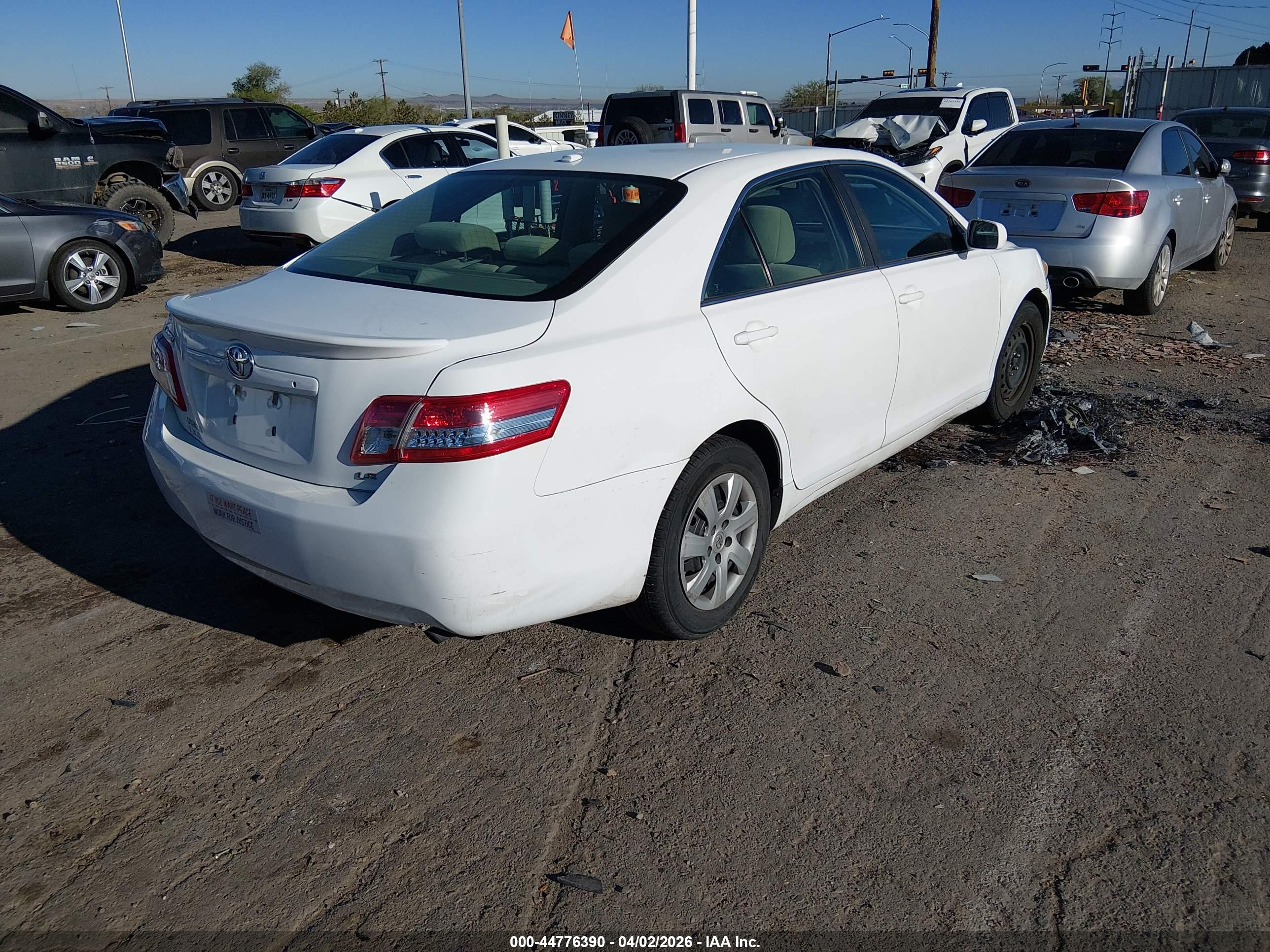 TOYOTA CAMRY image 4