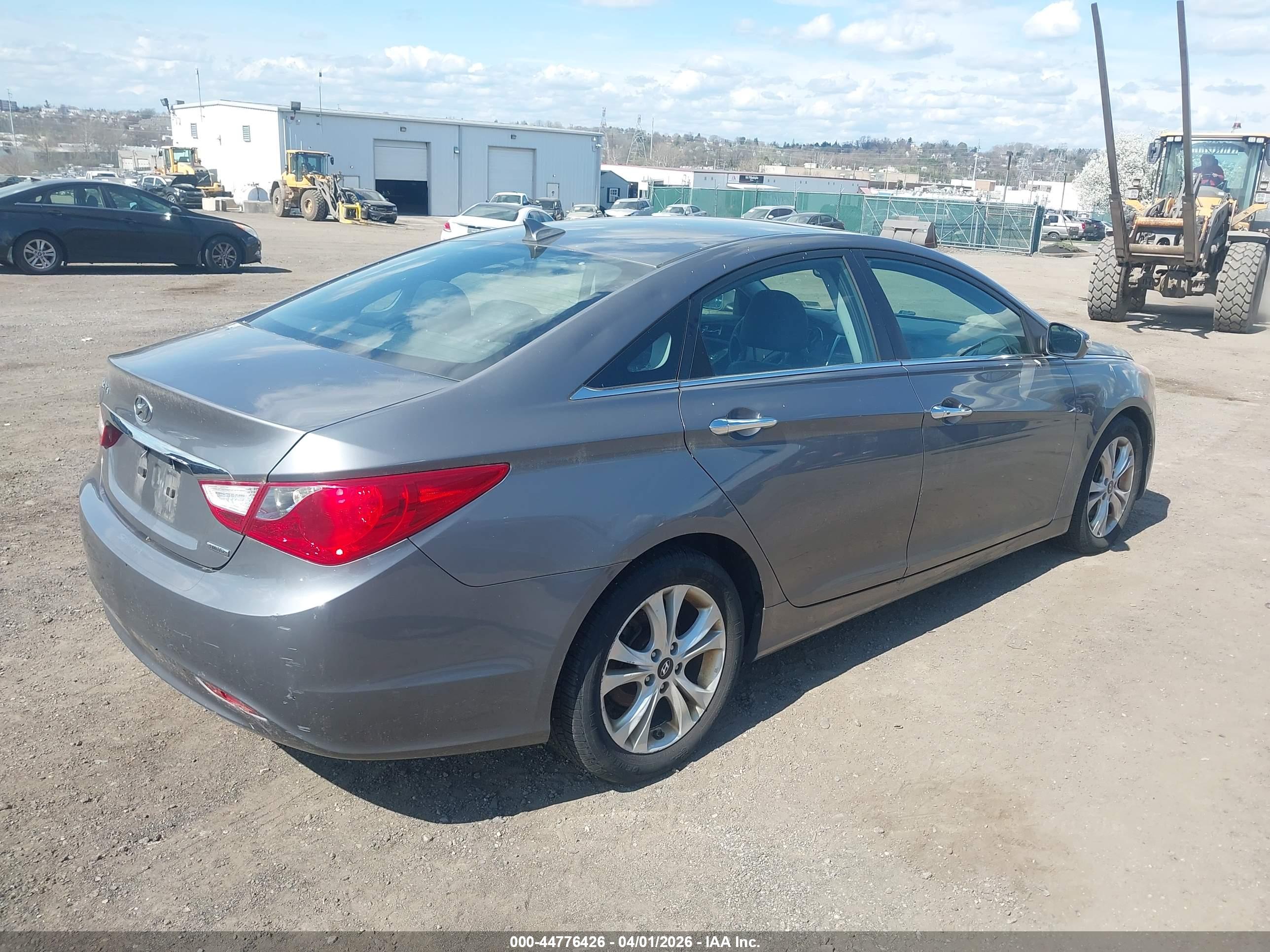 HYUNDAI SONATA image 4