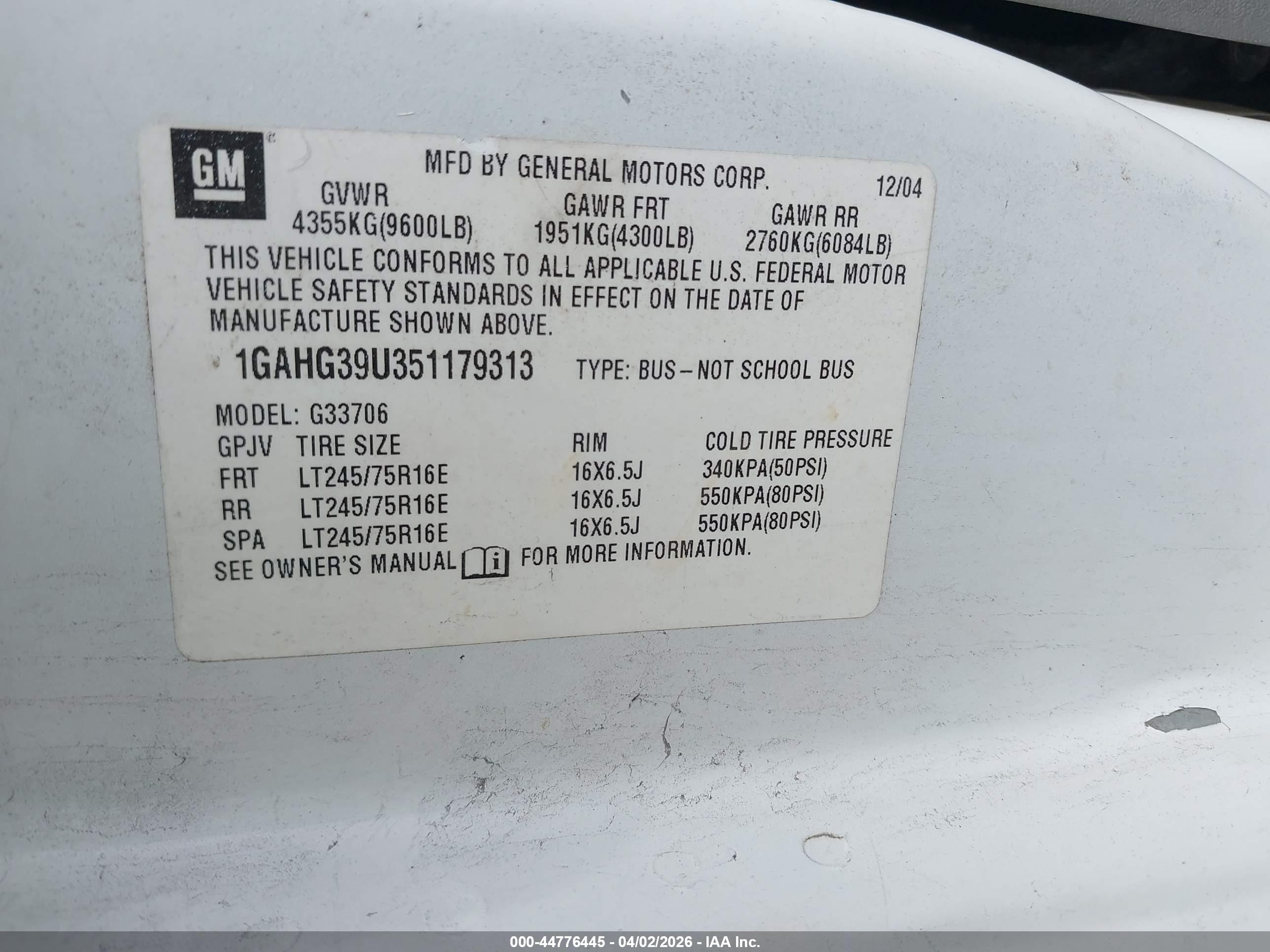CHEVROLET EXPRESS image 9