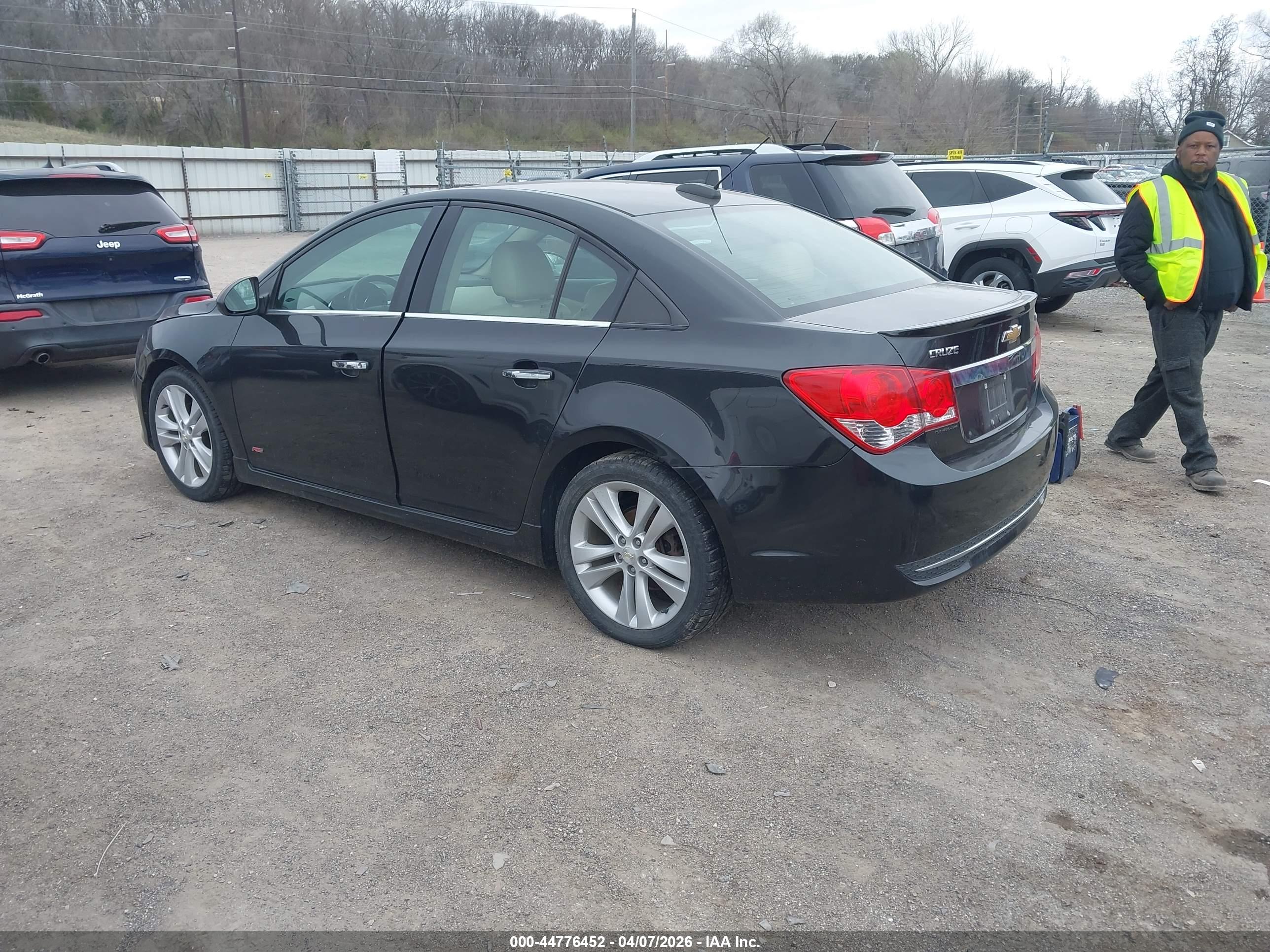 CHEVROLET CRUZE image 3