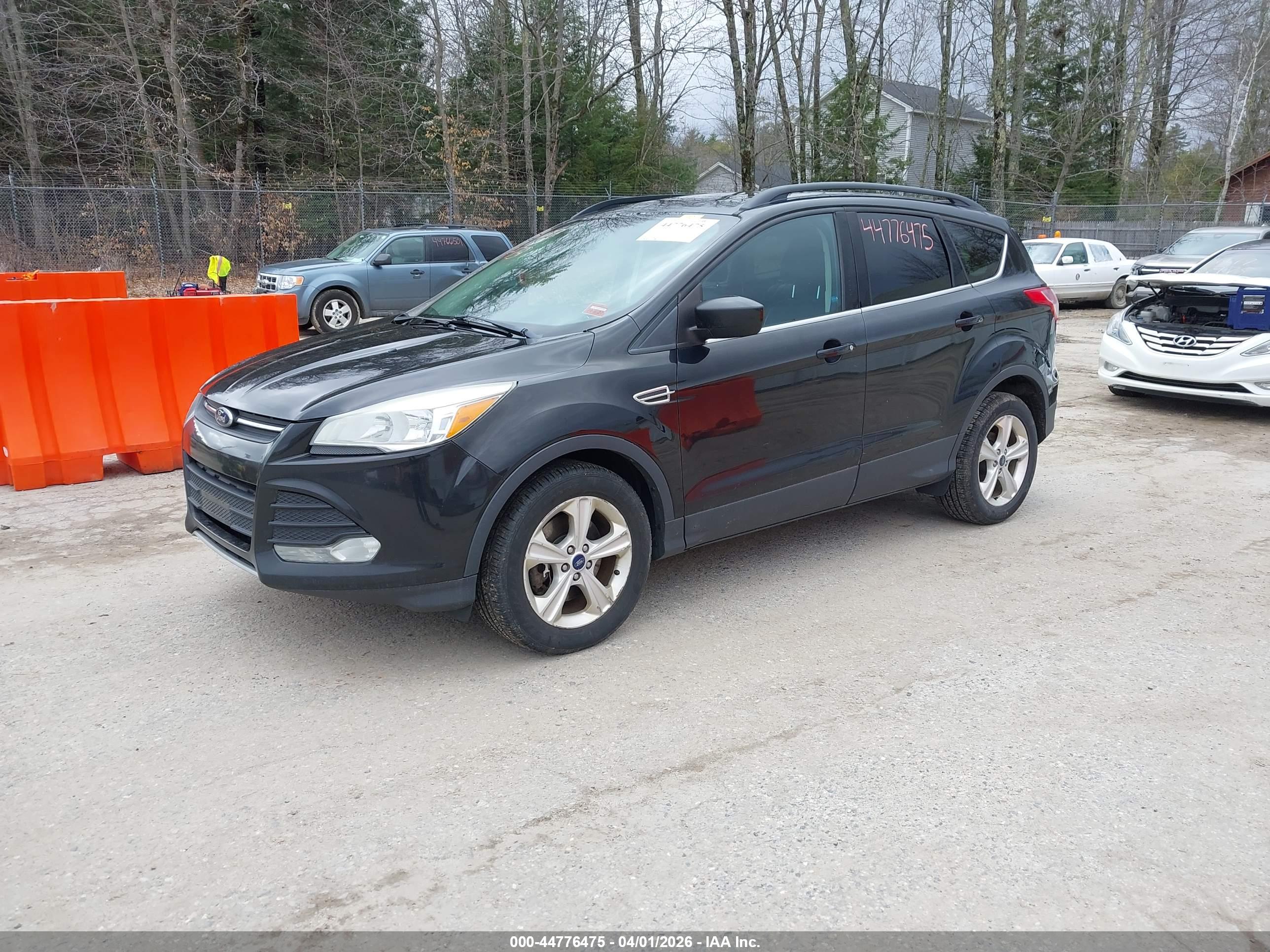 FORD ESCAPE image 2
