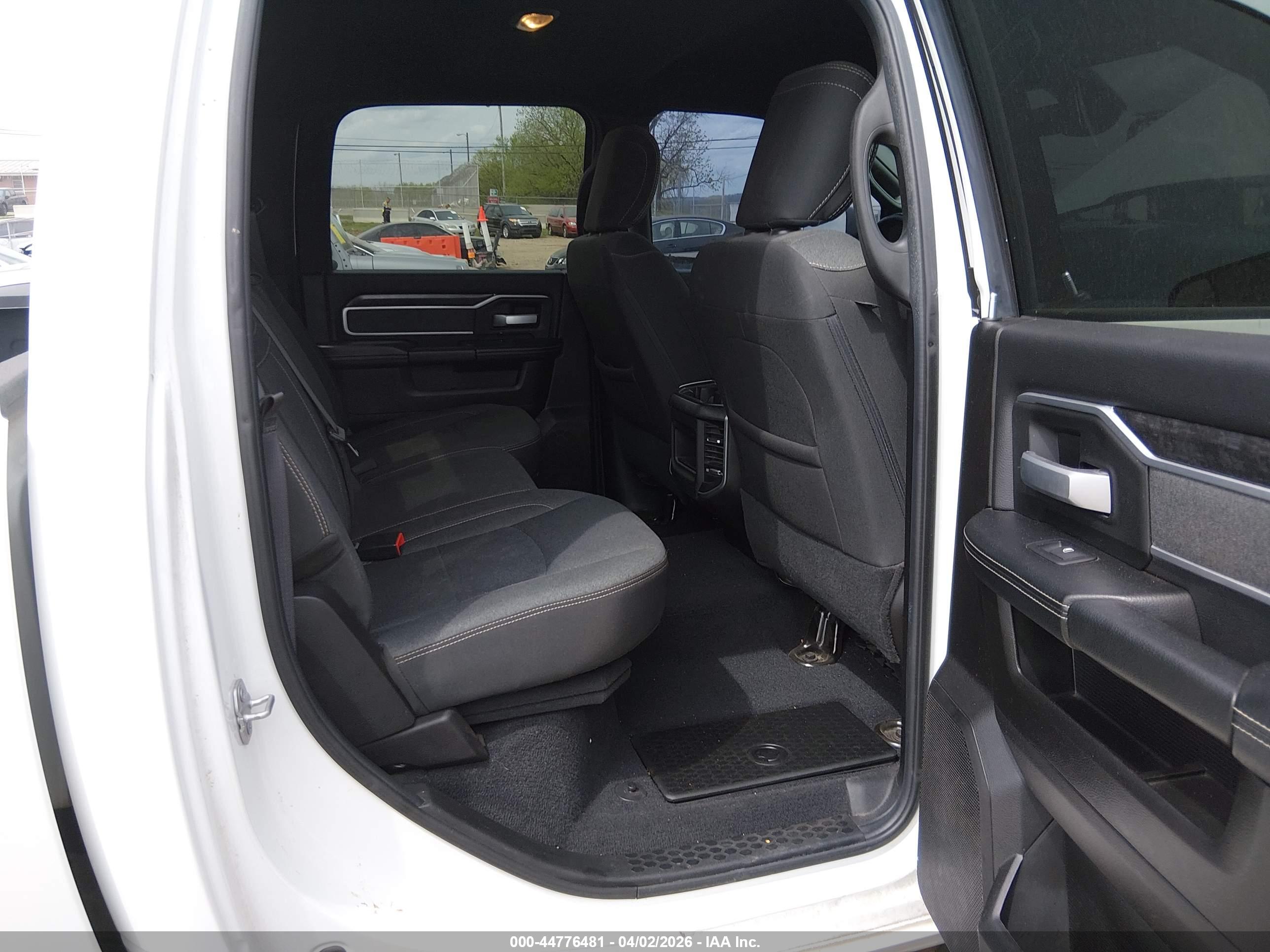 RAM 2500 image 8