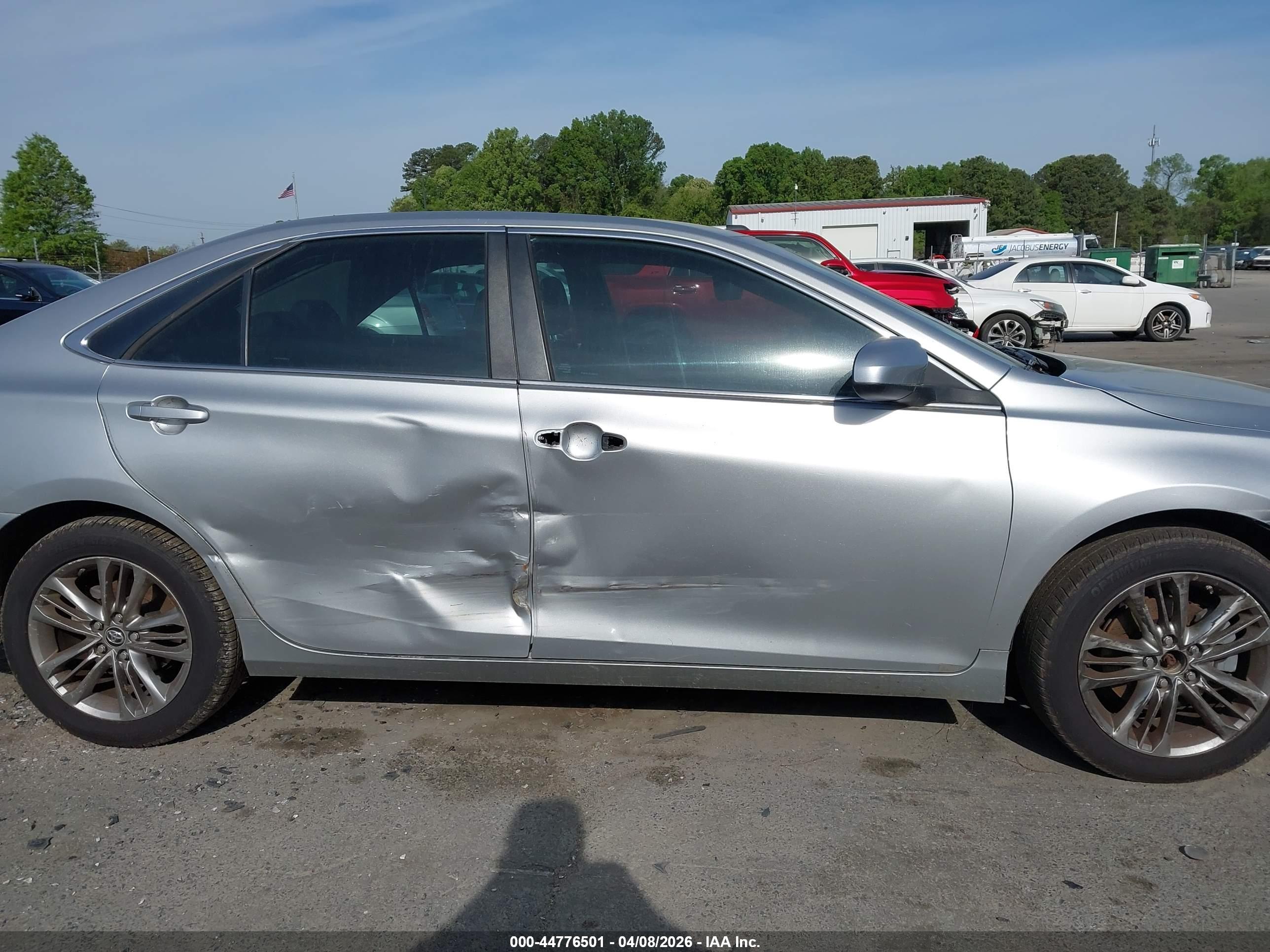 TOYOTA CAMRY image 6