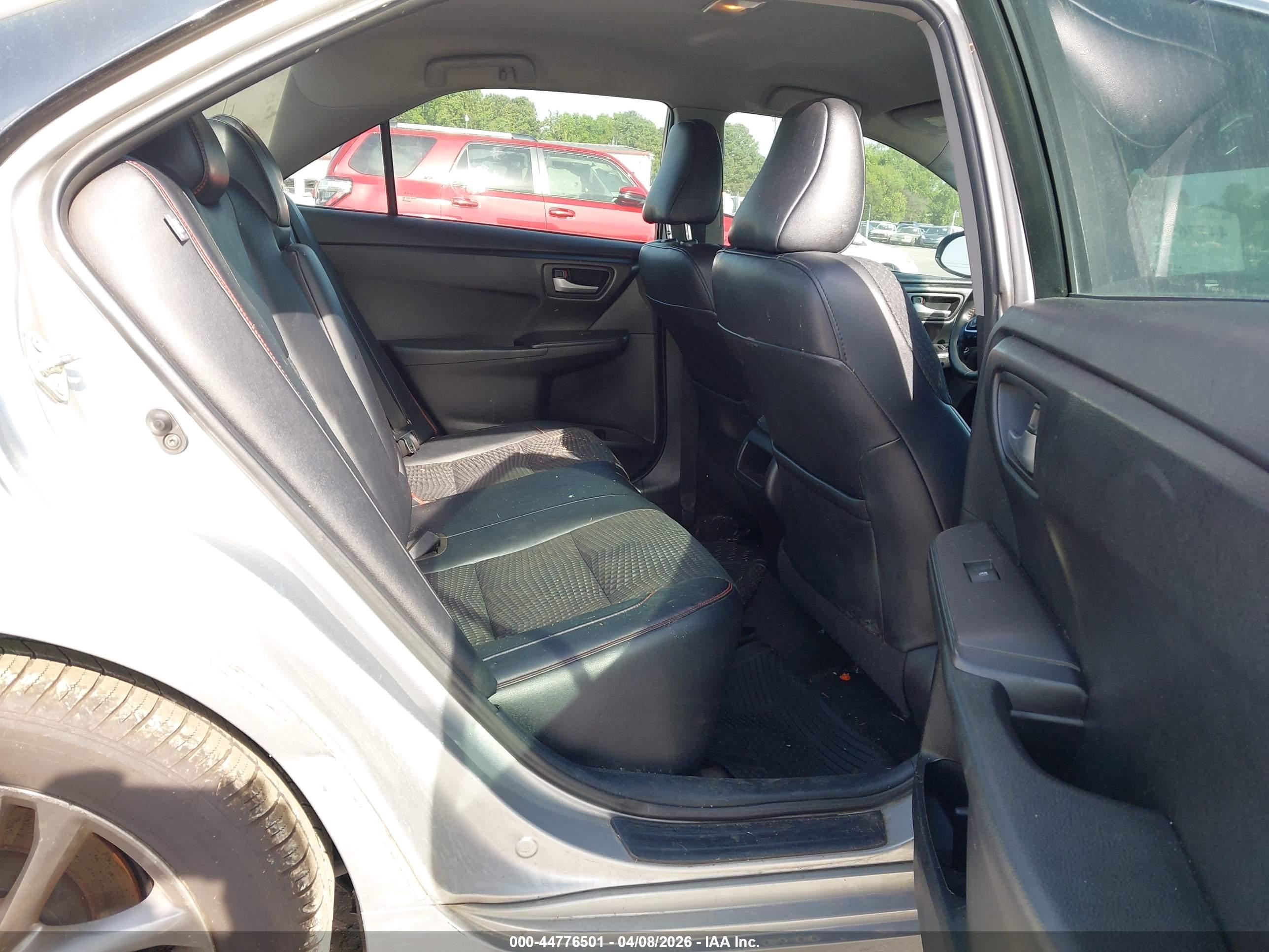 TOYOTA CAMRY image 8