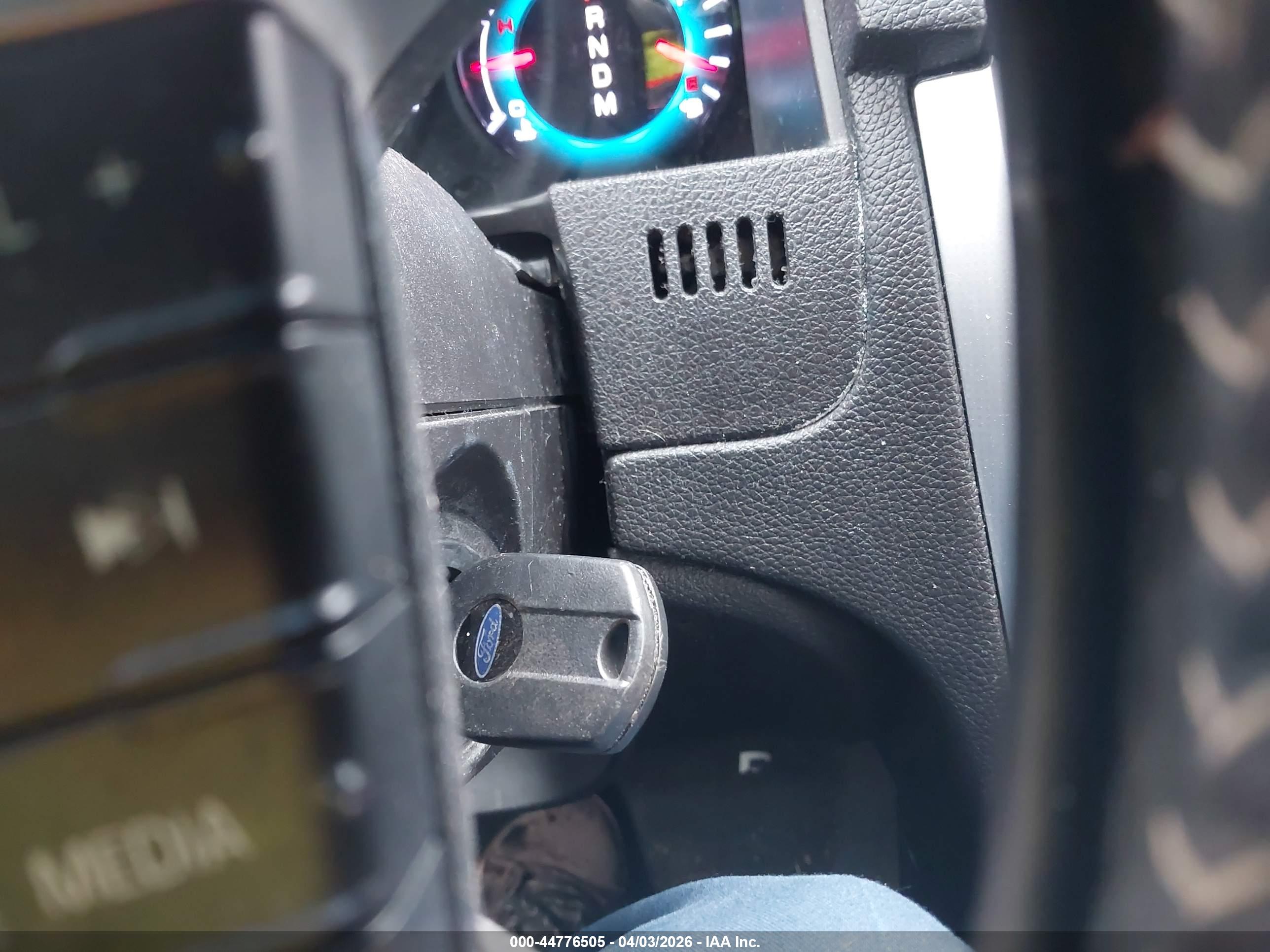 FORD FUSION image 11