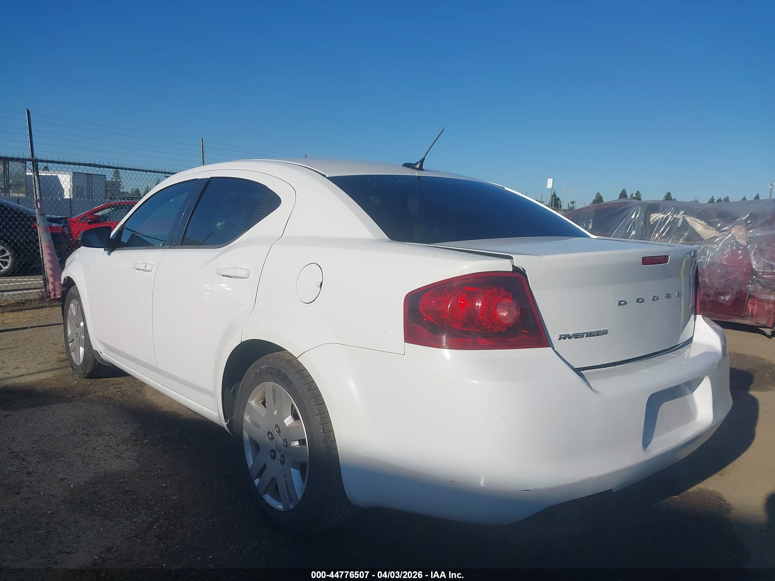 DODGE AVENGER image 3