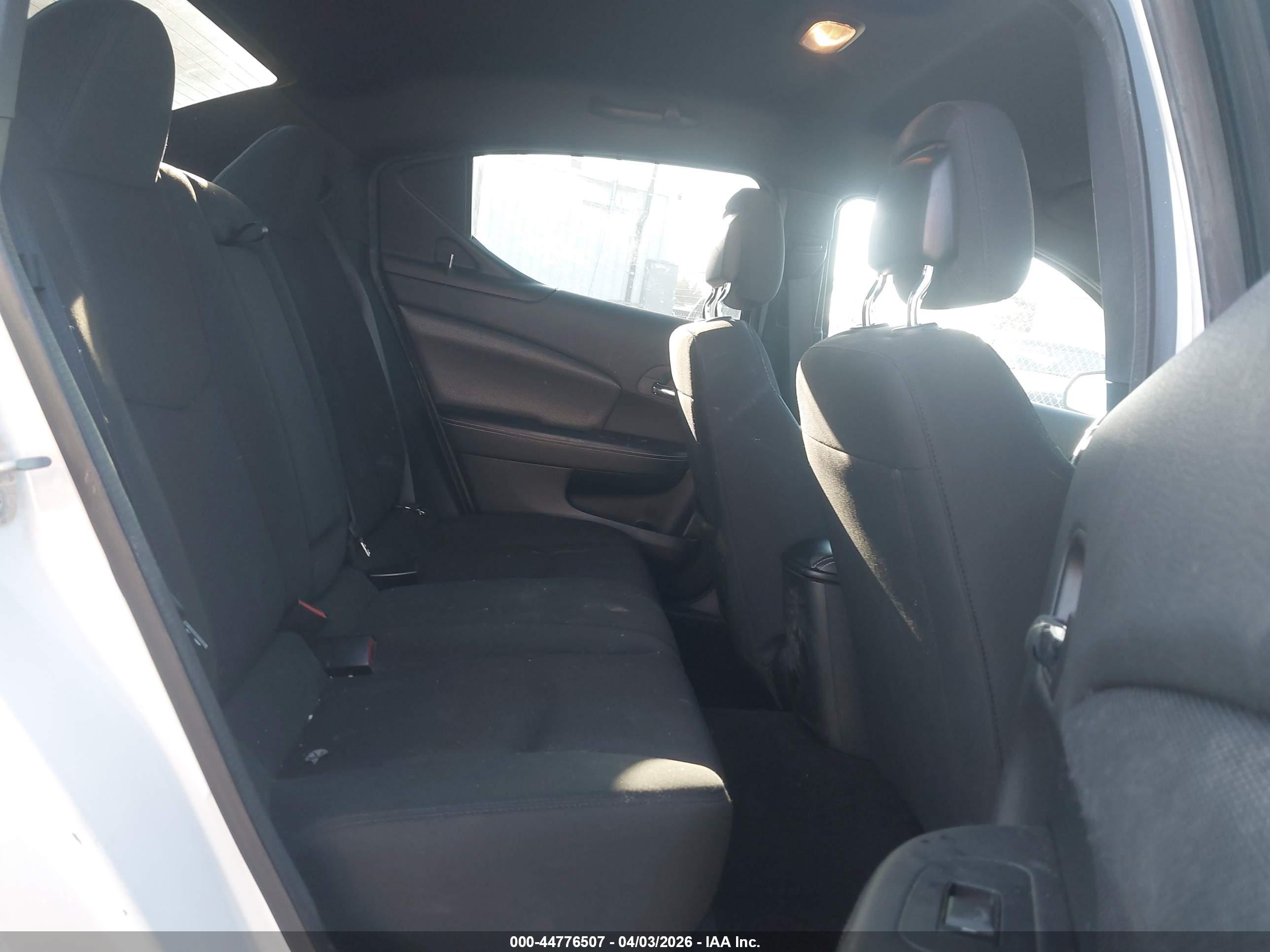 DODGE AVENGER image 8