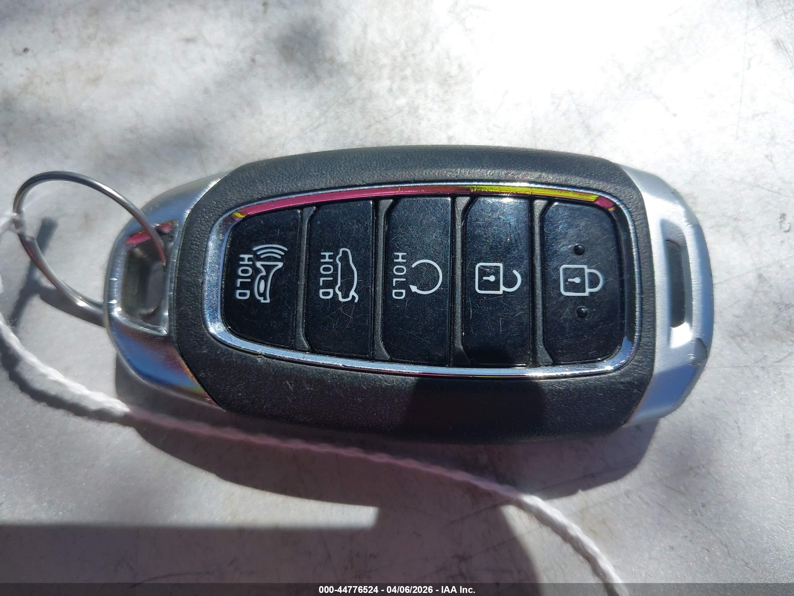 HYUNDAI ELANTRA image 11