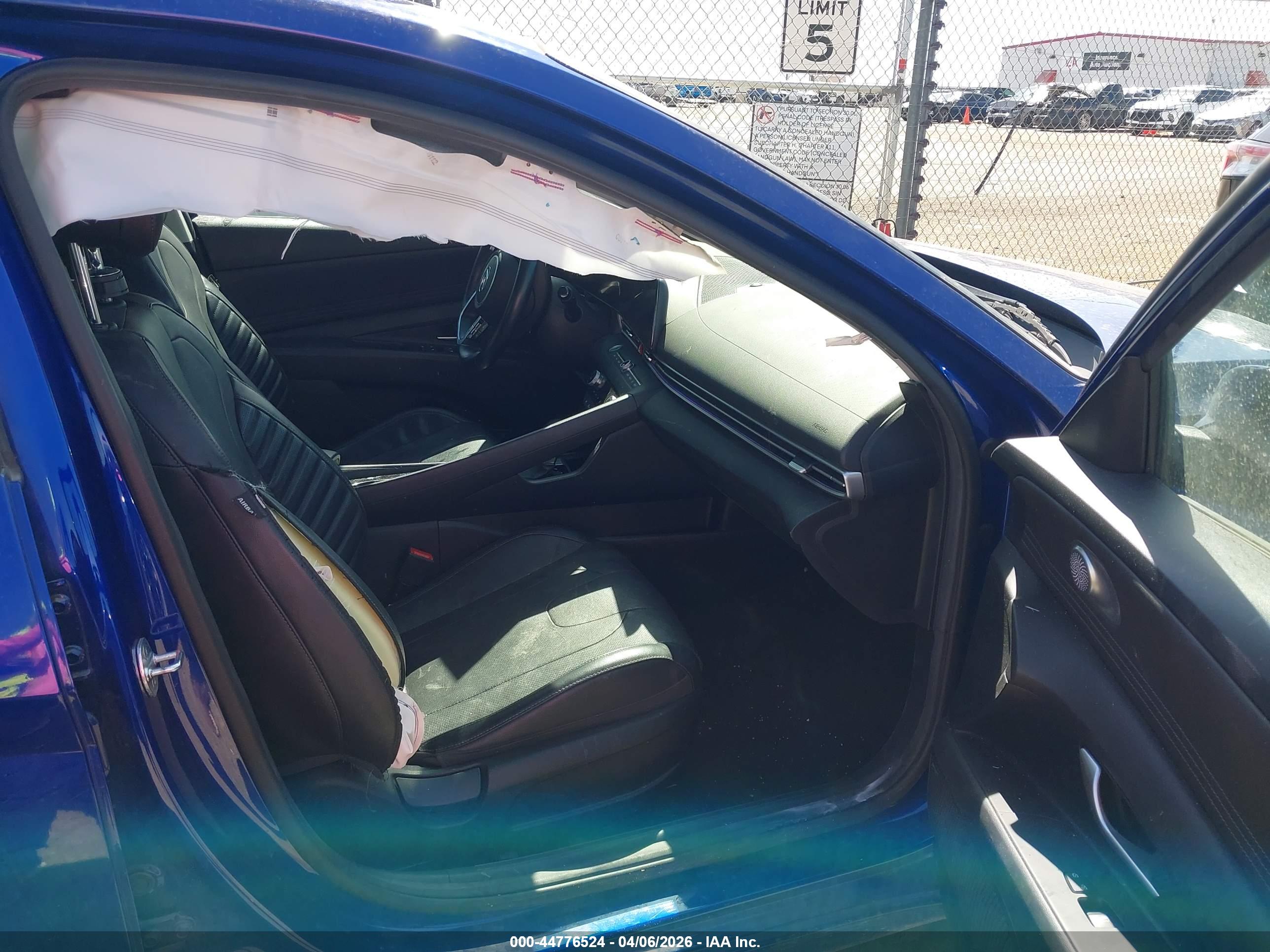 HYUNDAI ELANTRA image 5