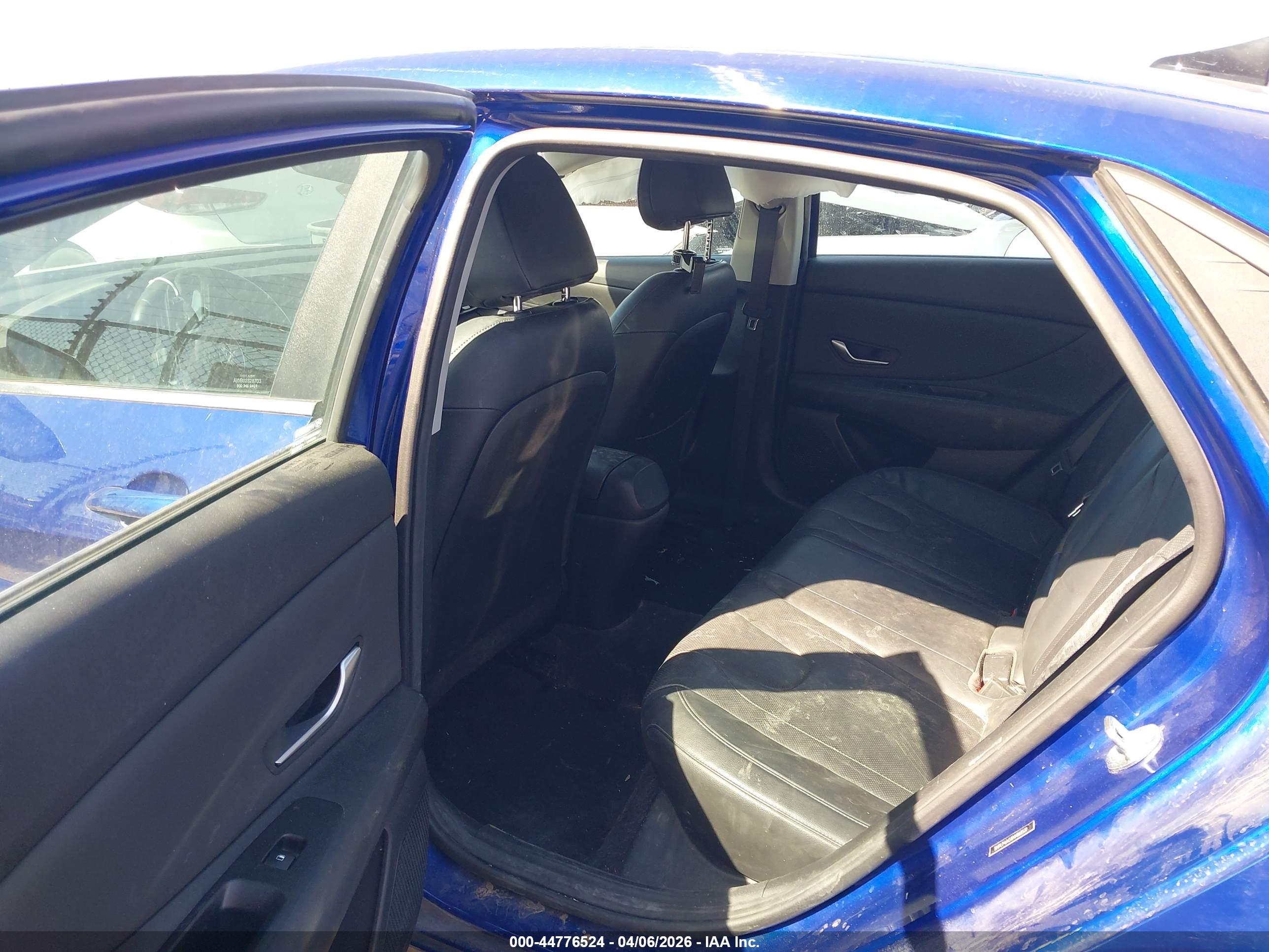 HYUNDAI ELANTRA image 8