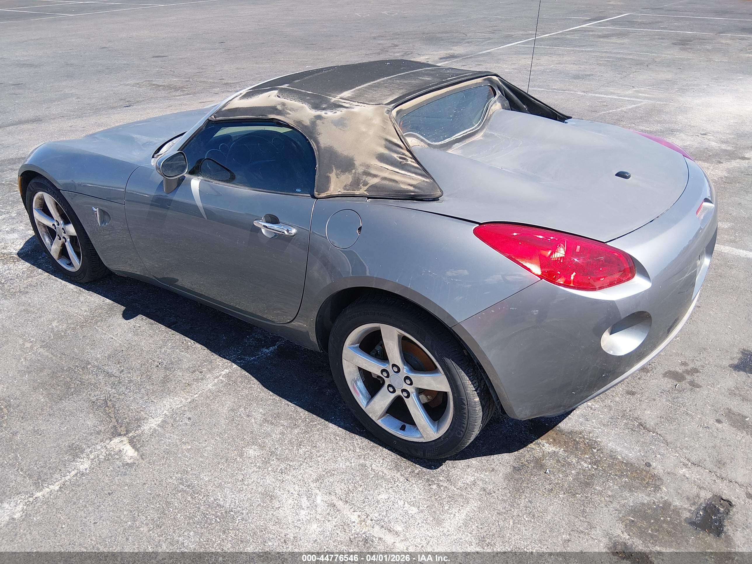 PONTIAC SOLSTICE image 3