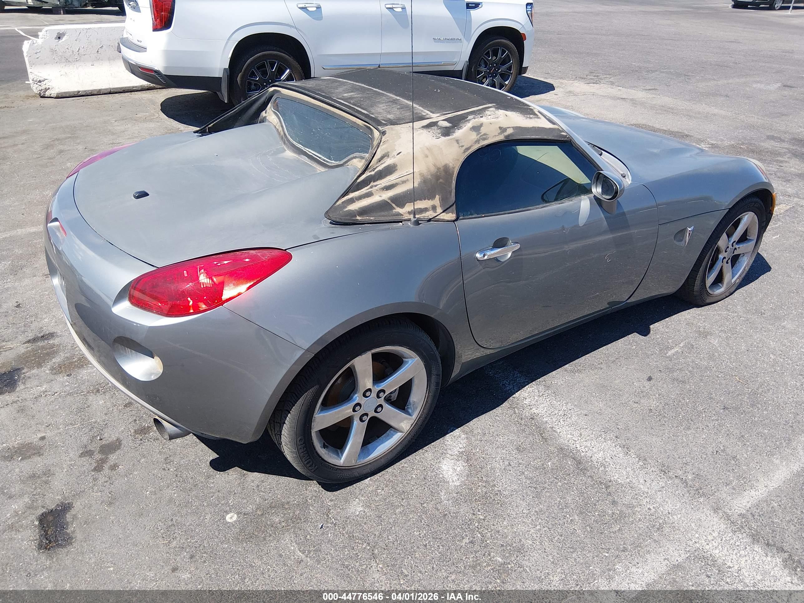 PONTIAC SOLSTICE image 4