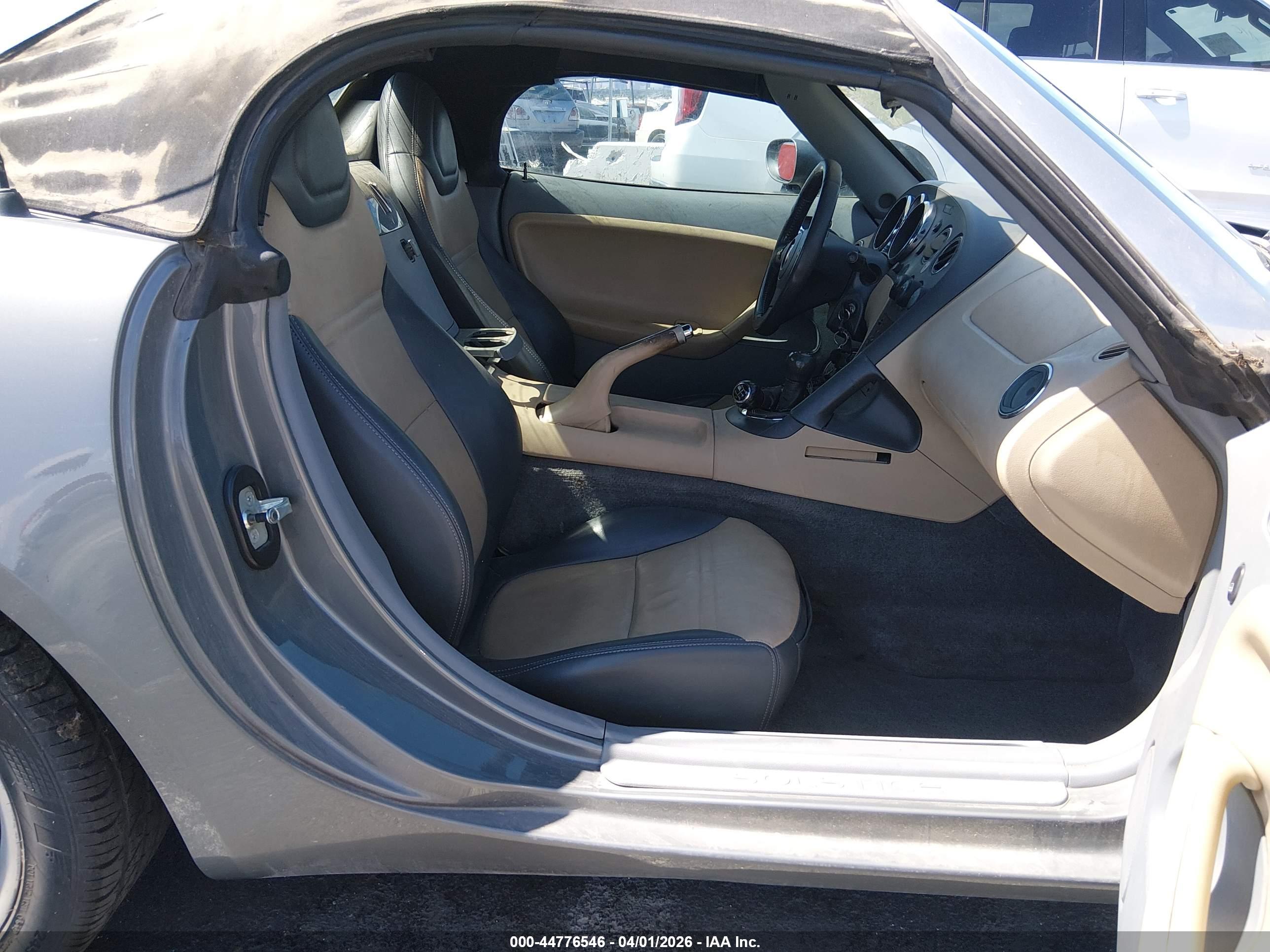 PONTIAC SOLSTICE image 5