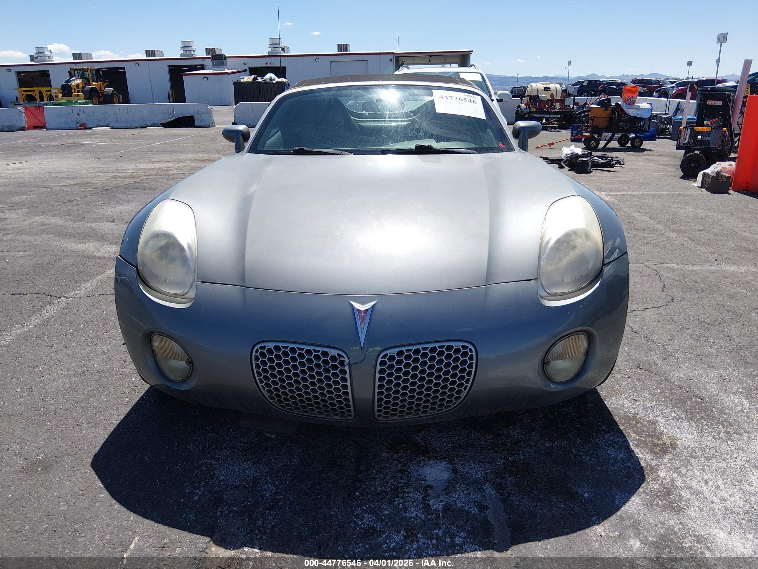 PONTIAC SOLSTICE image 6