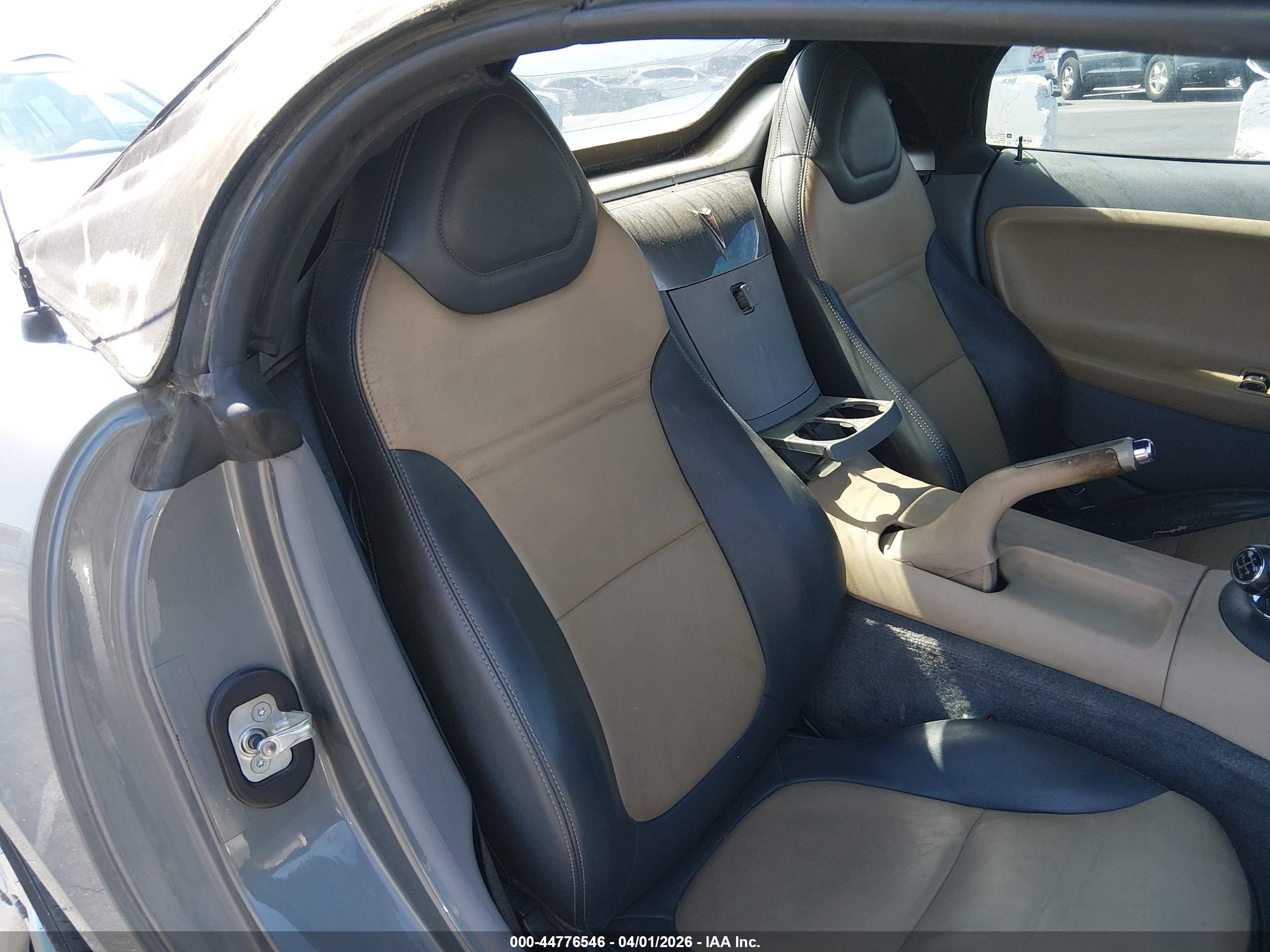 PONTIAC SOLSTICE image 8