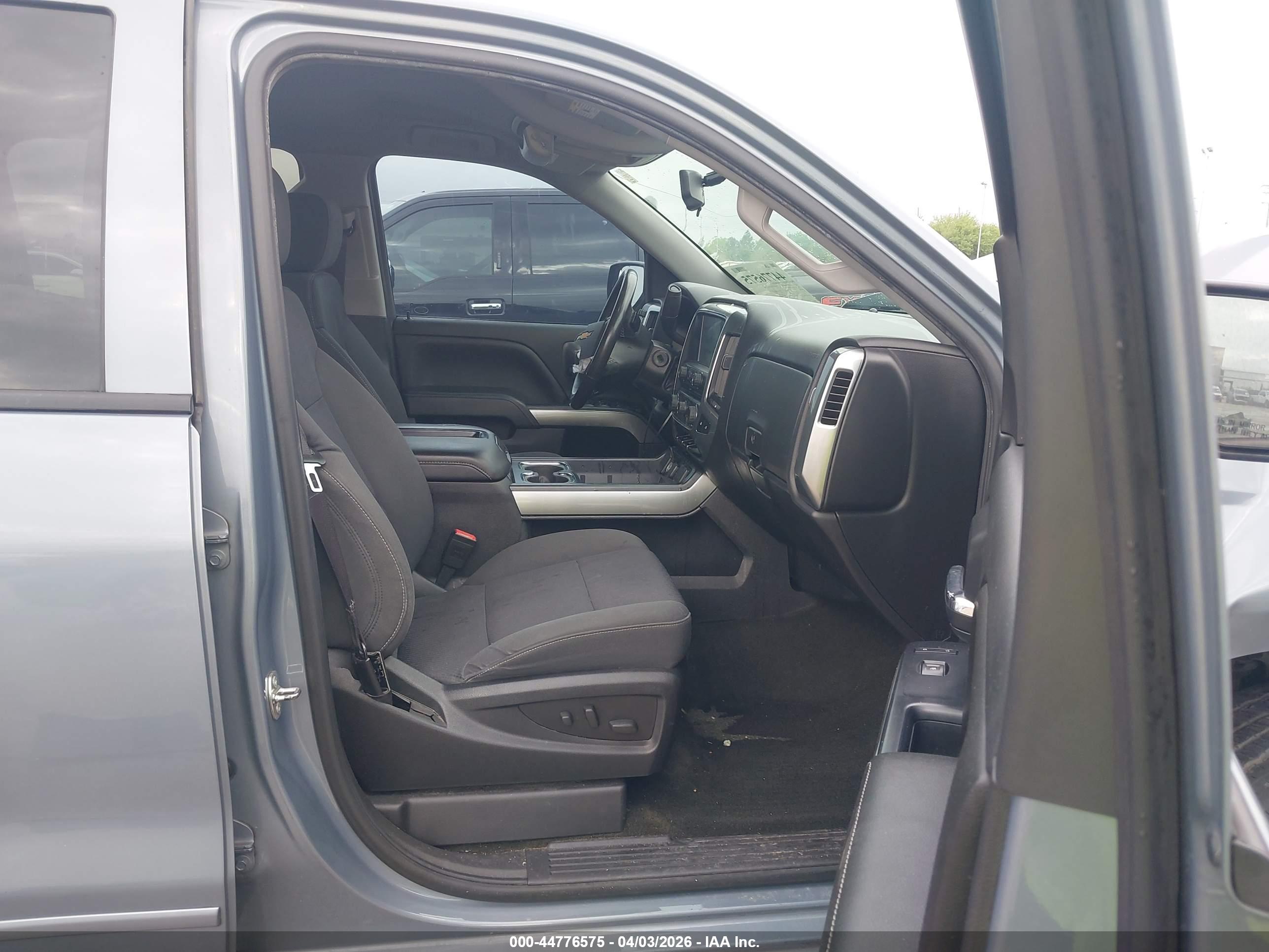 CHEVROLET SILVERADO image 5