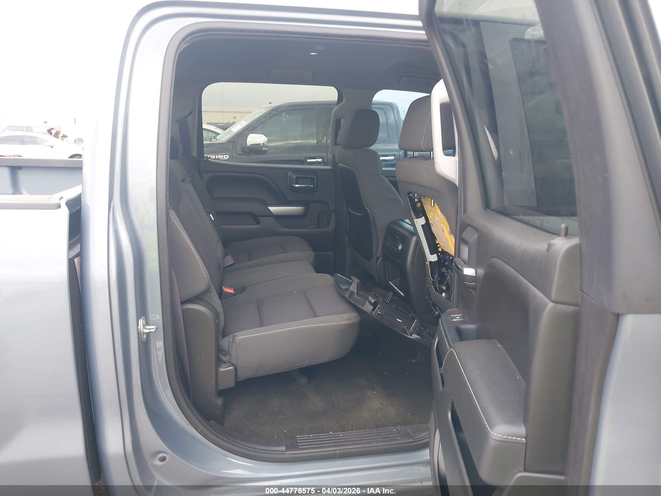 CHEVROLET SILVERADO image 8