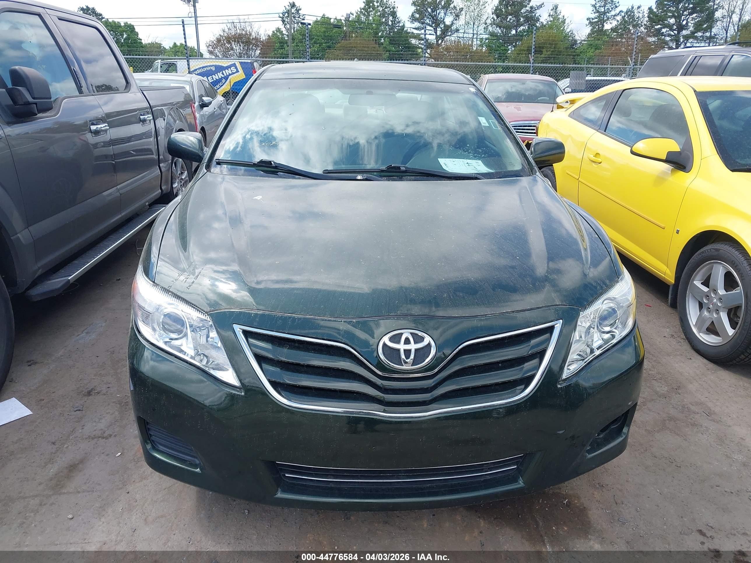 TOYOTA CAMRY image 6