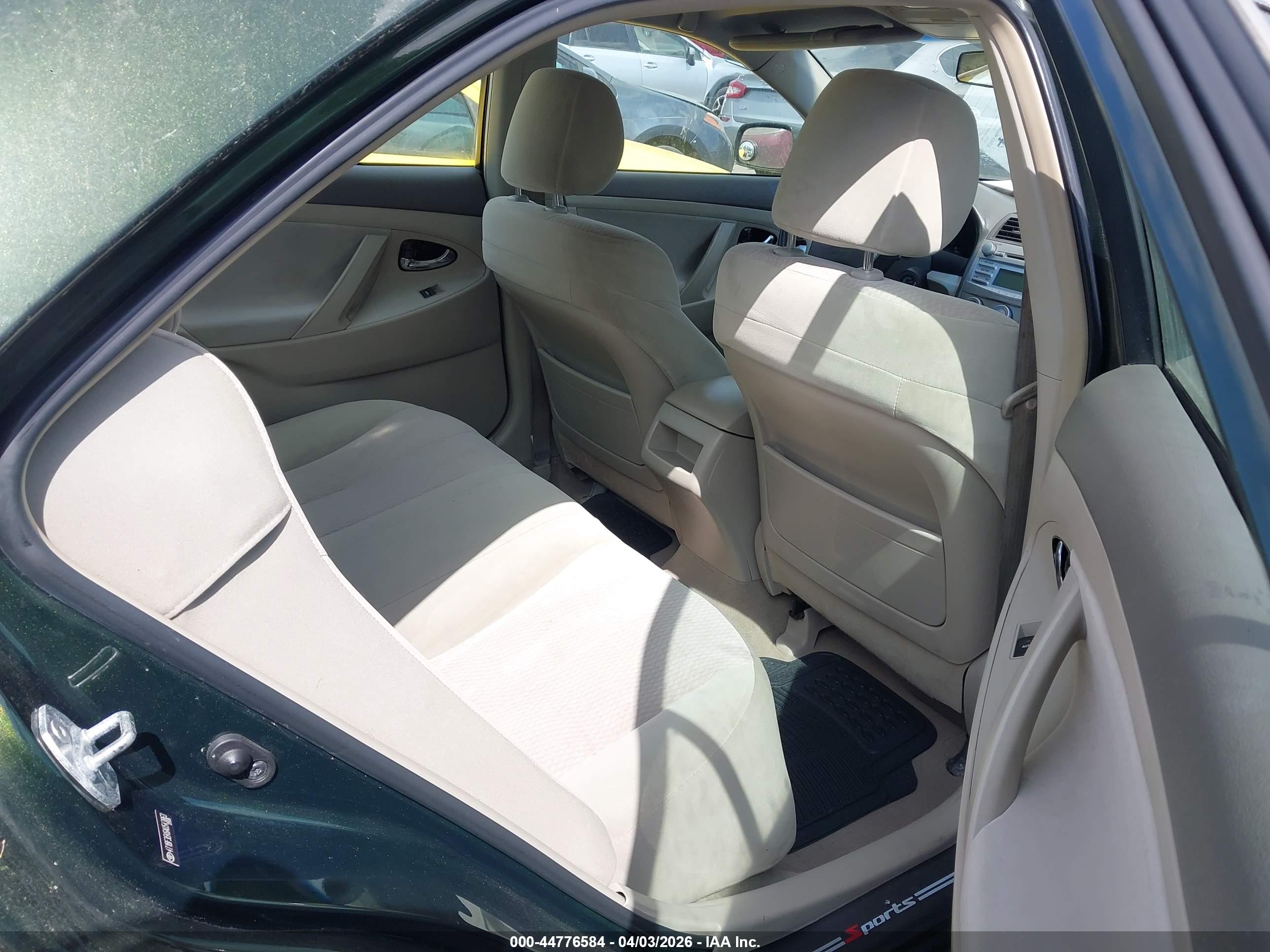 TOYOTA CAMRY image 8