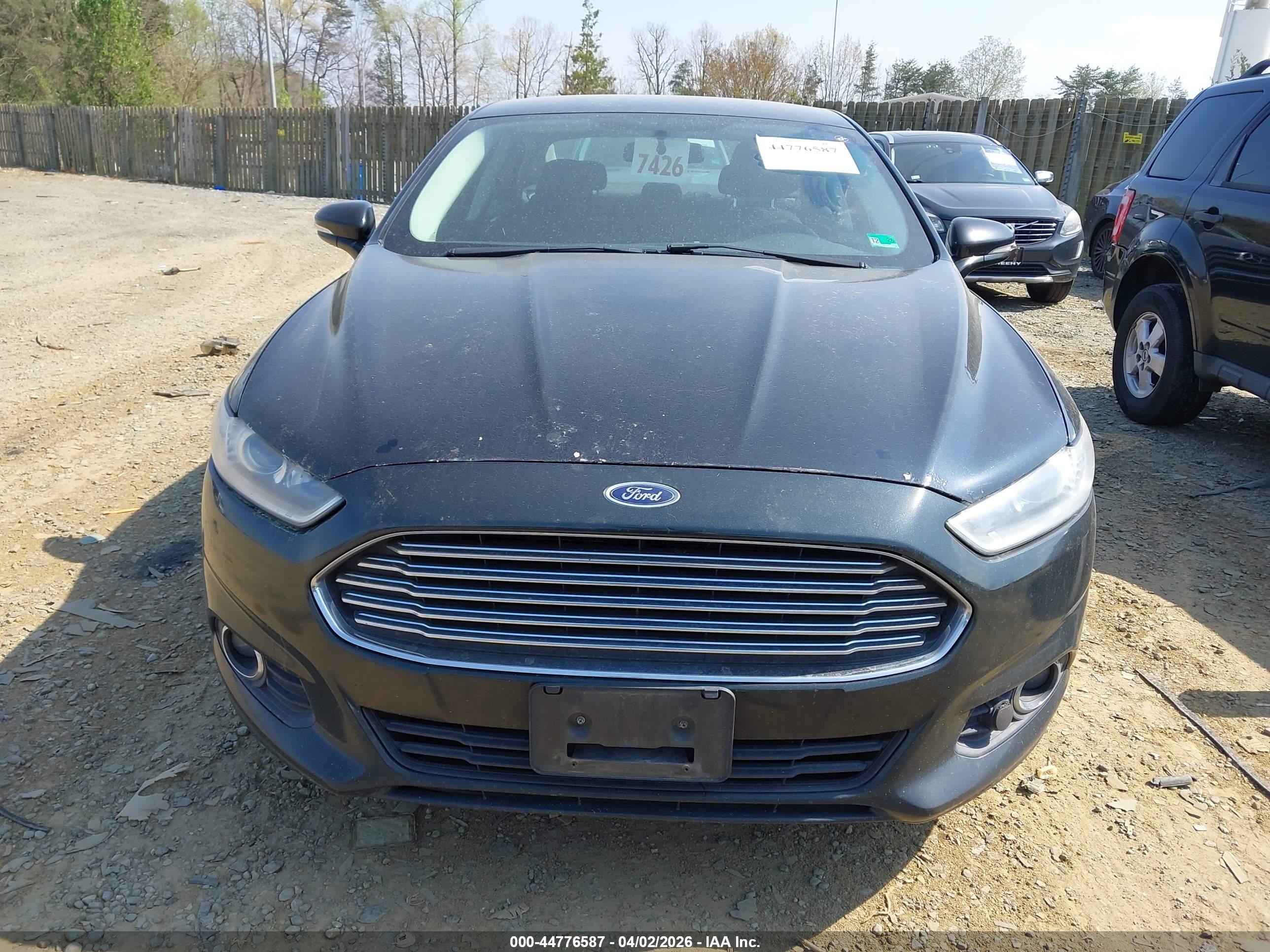 FORD FUSION image 6