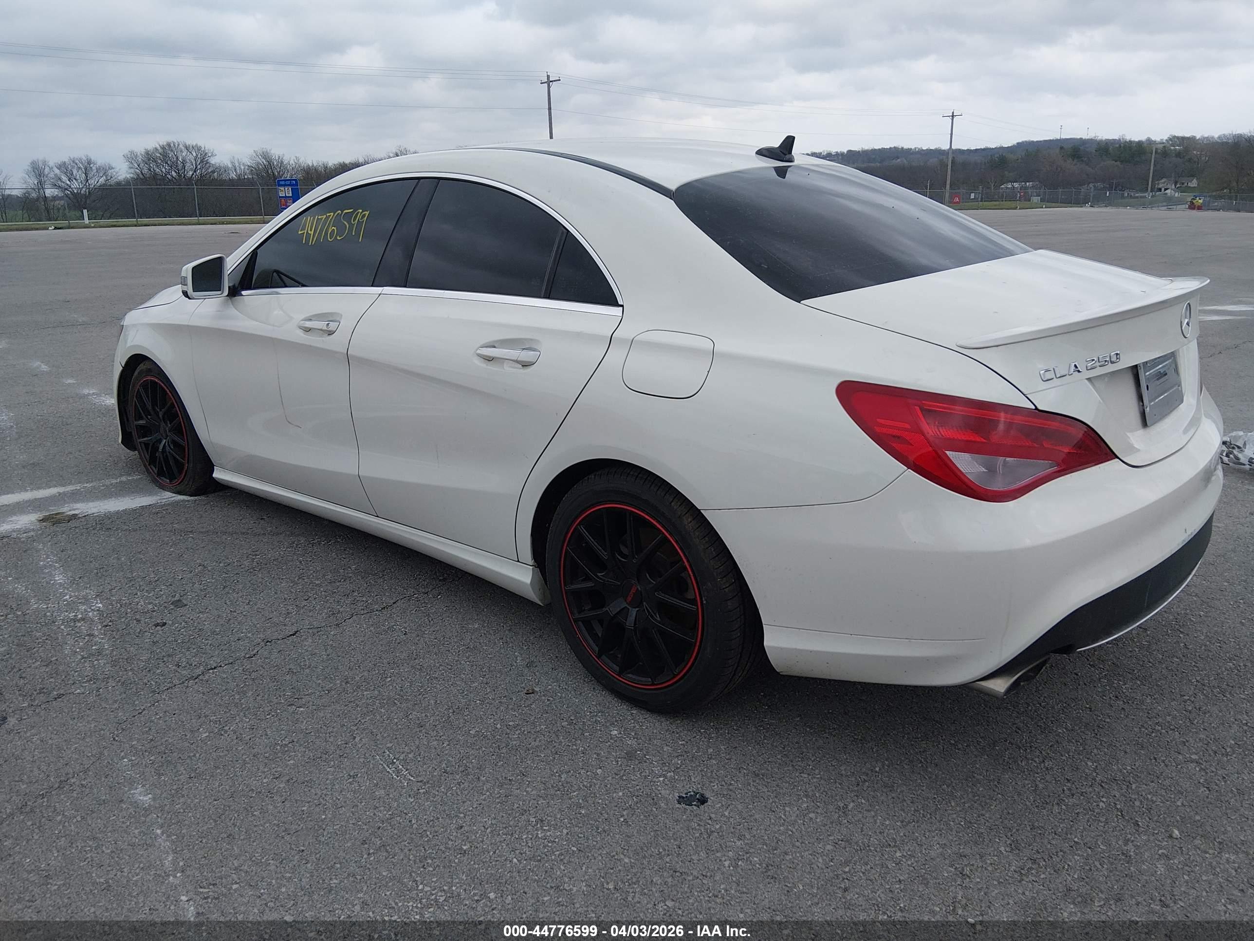MERCEDES-BENZ CLA image 3