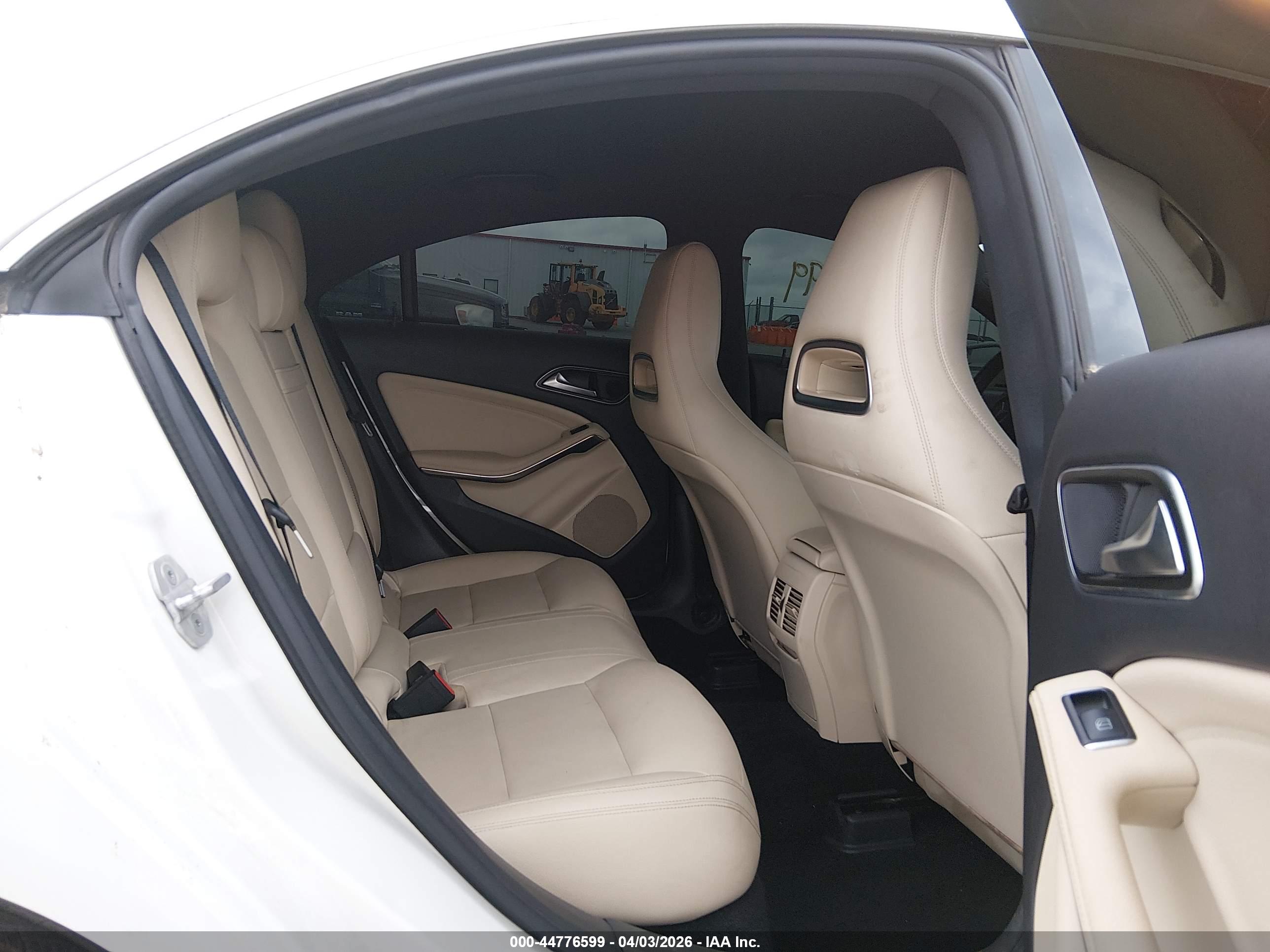 MERCEDES-BENZ CLA image 8