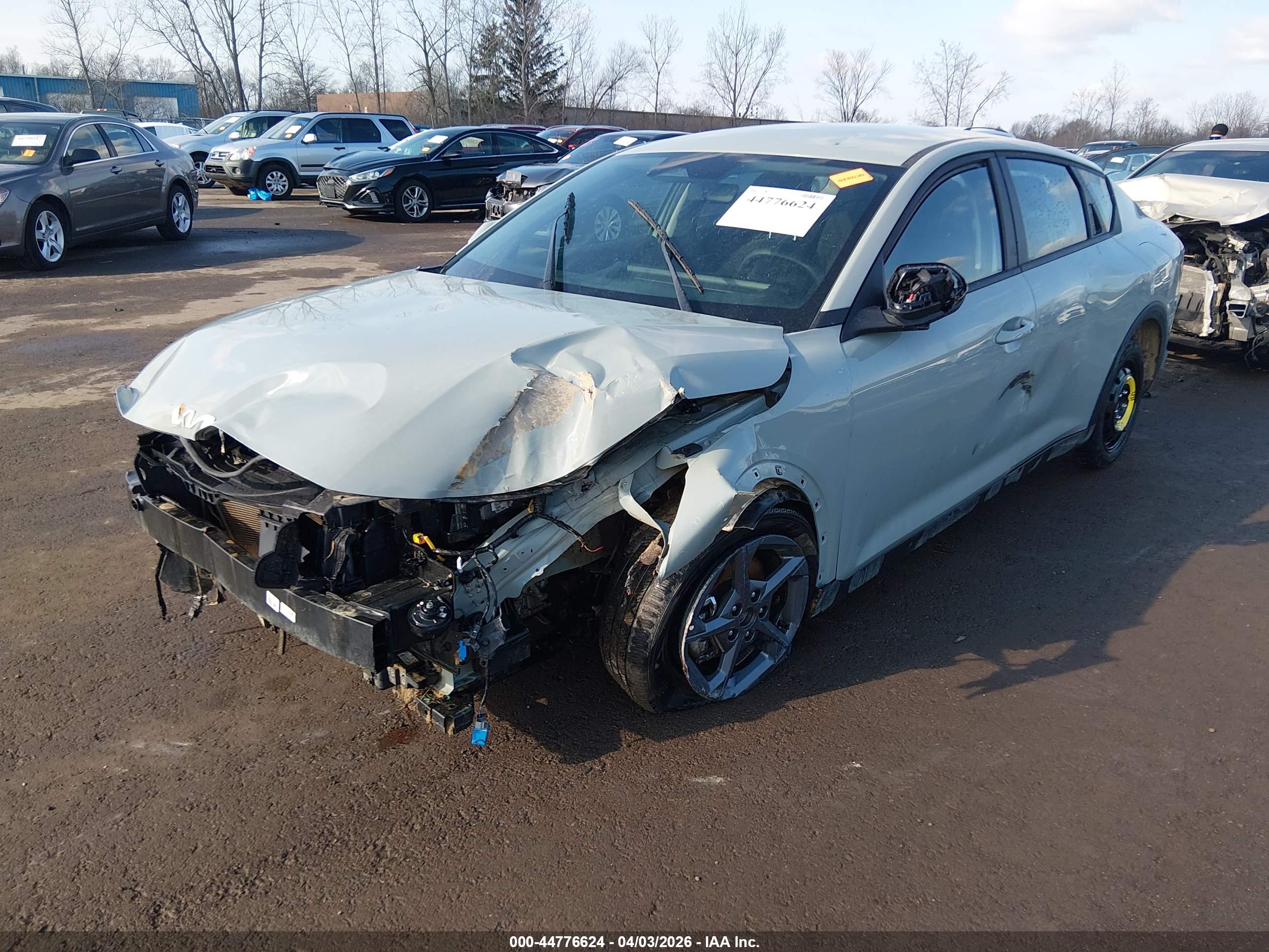 KIA K4 image 2