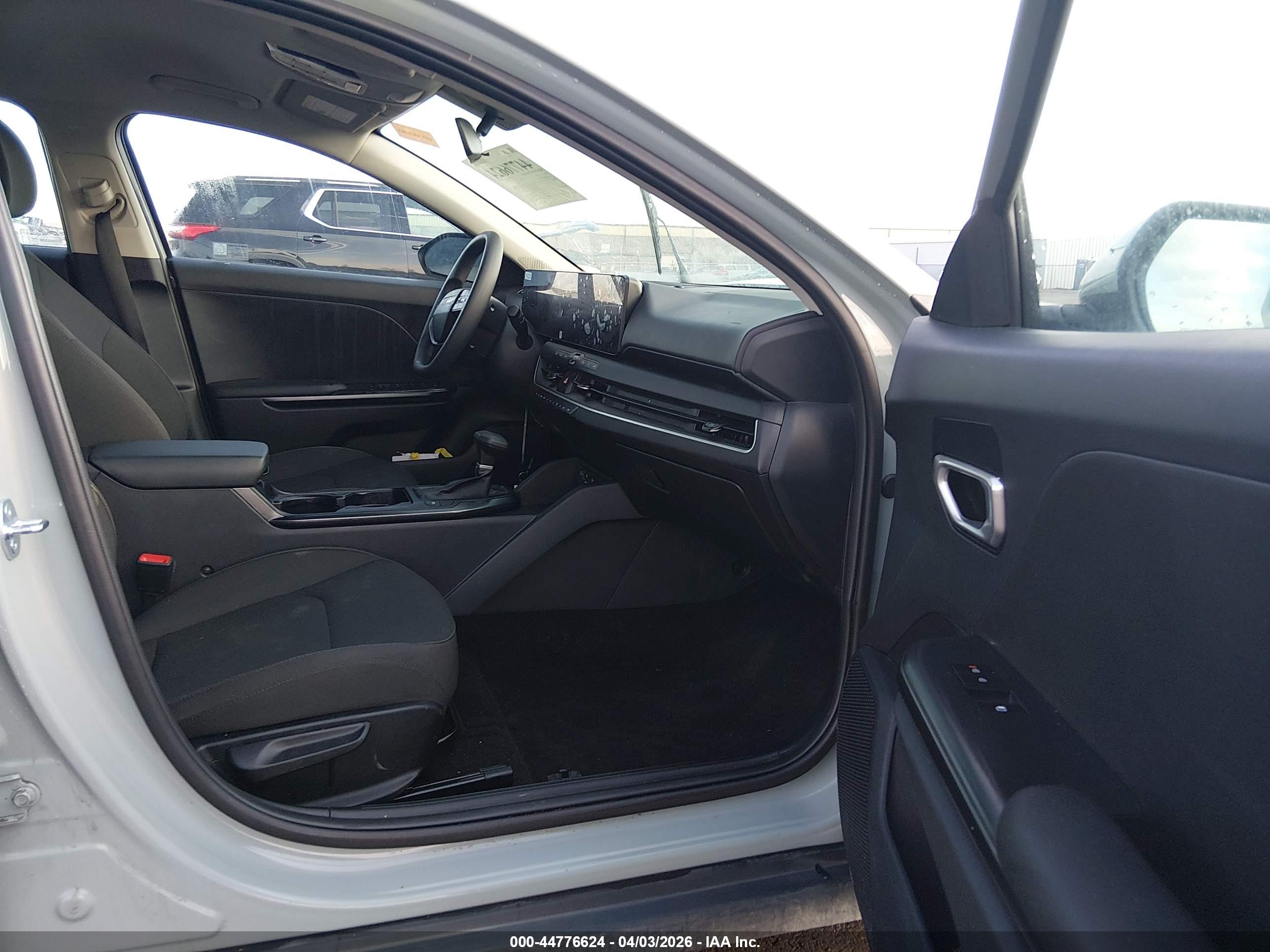 KIA K4 image 5