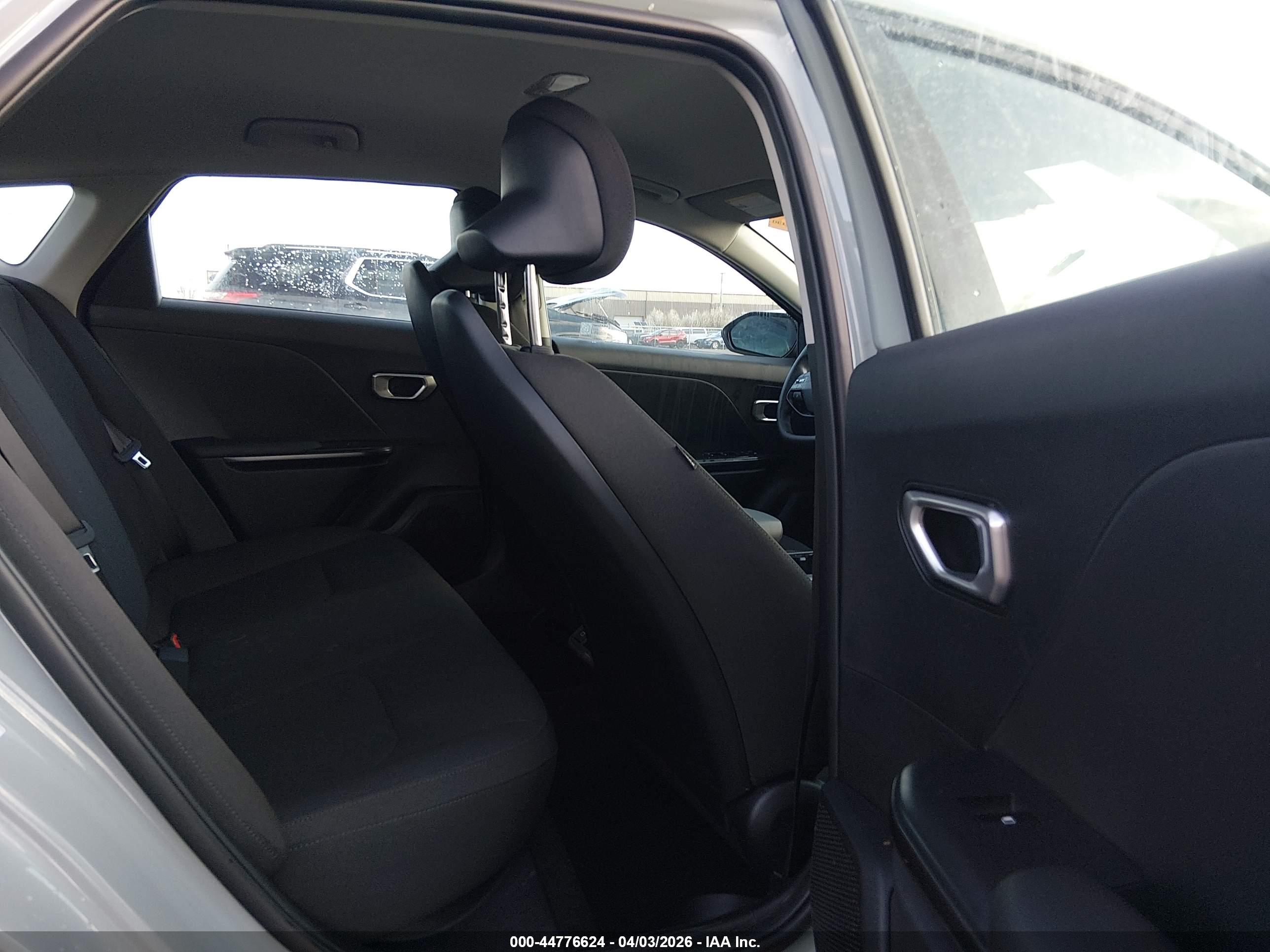 KIA K4 image 8