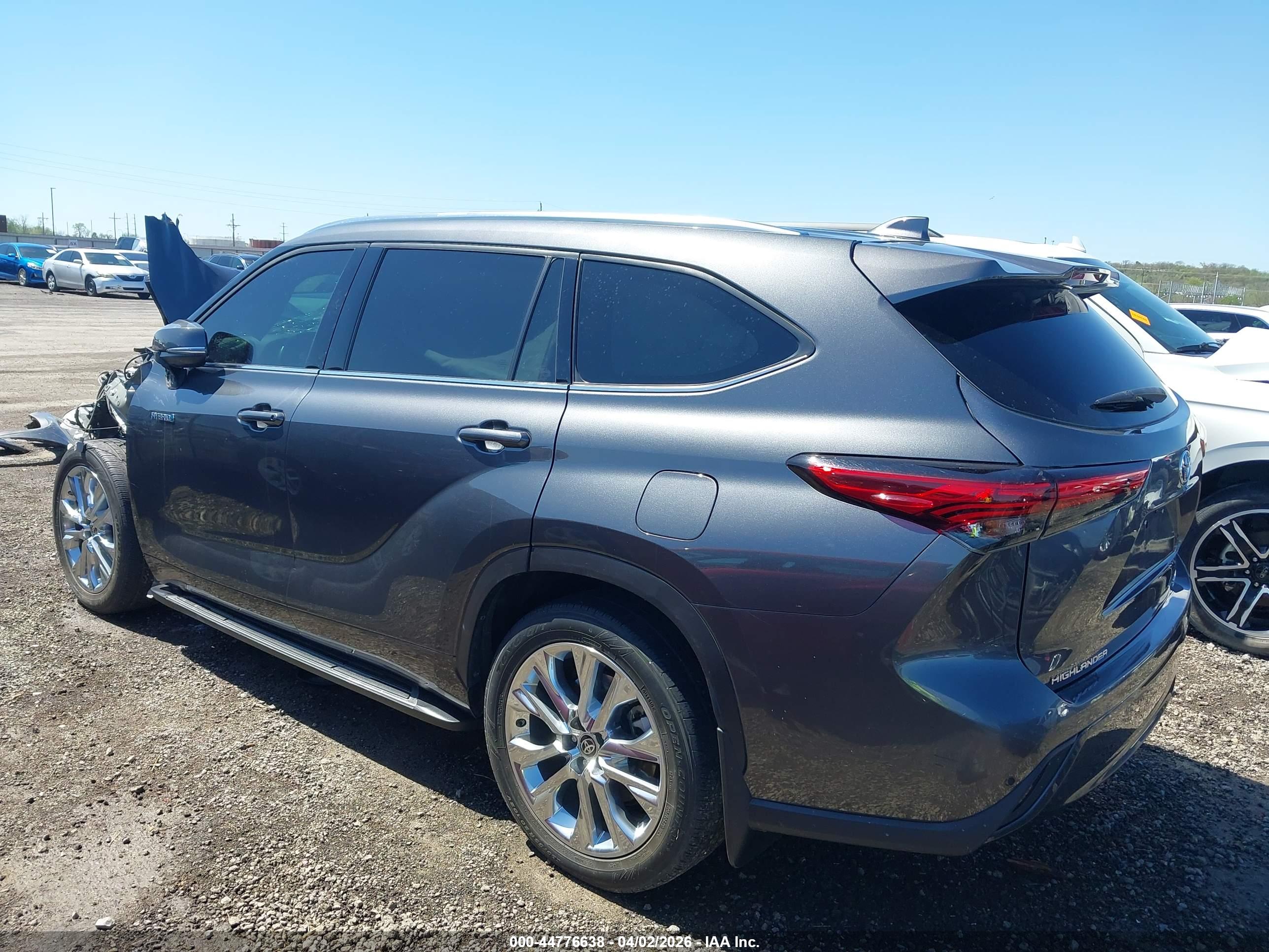 TOYOTA HIGHLANDER image 3