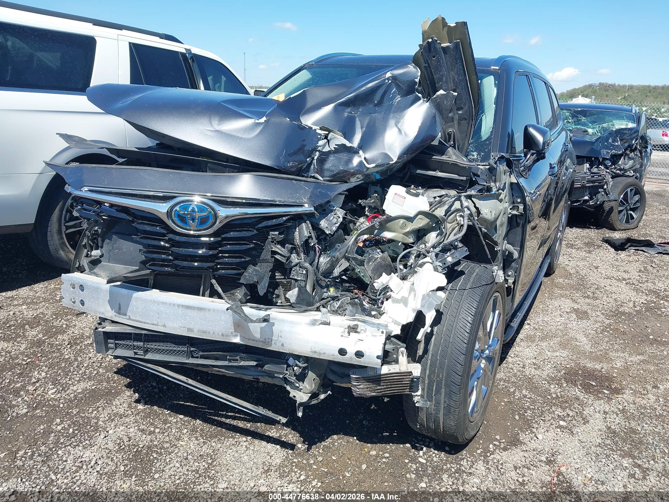 TOYOTA HIGHLANDER image 6