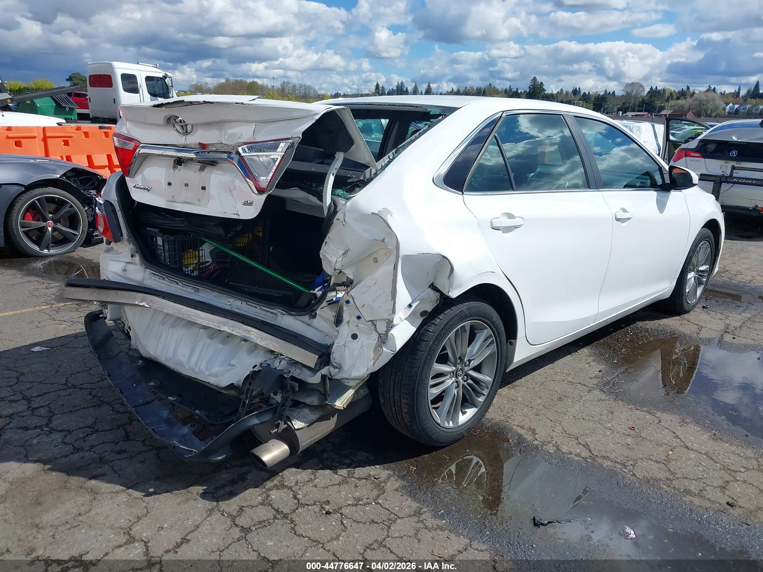 TOYOTA CAMRY image 4