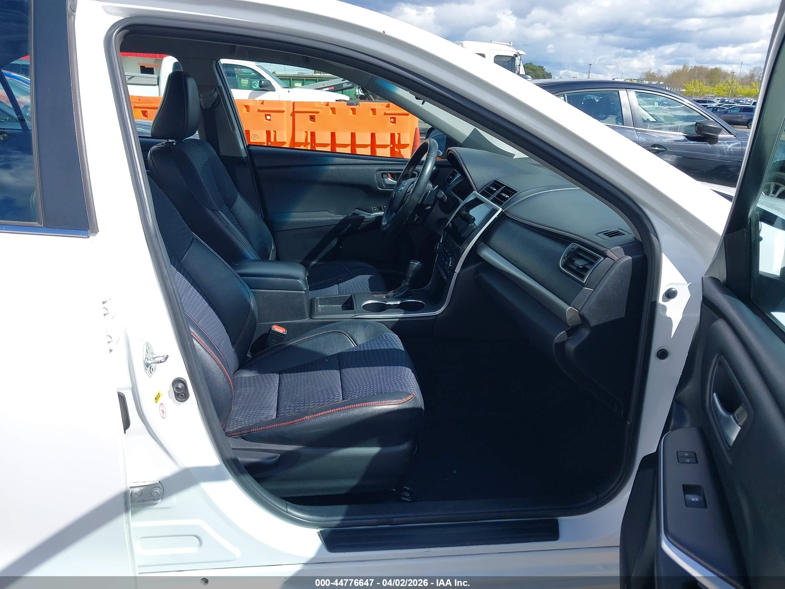 TOYOTA CAMRY image 5