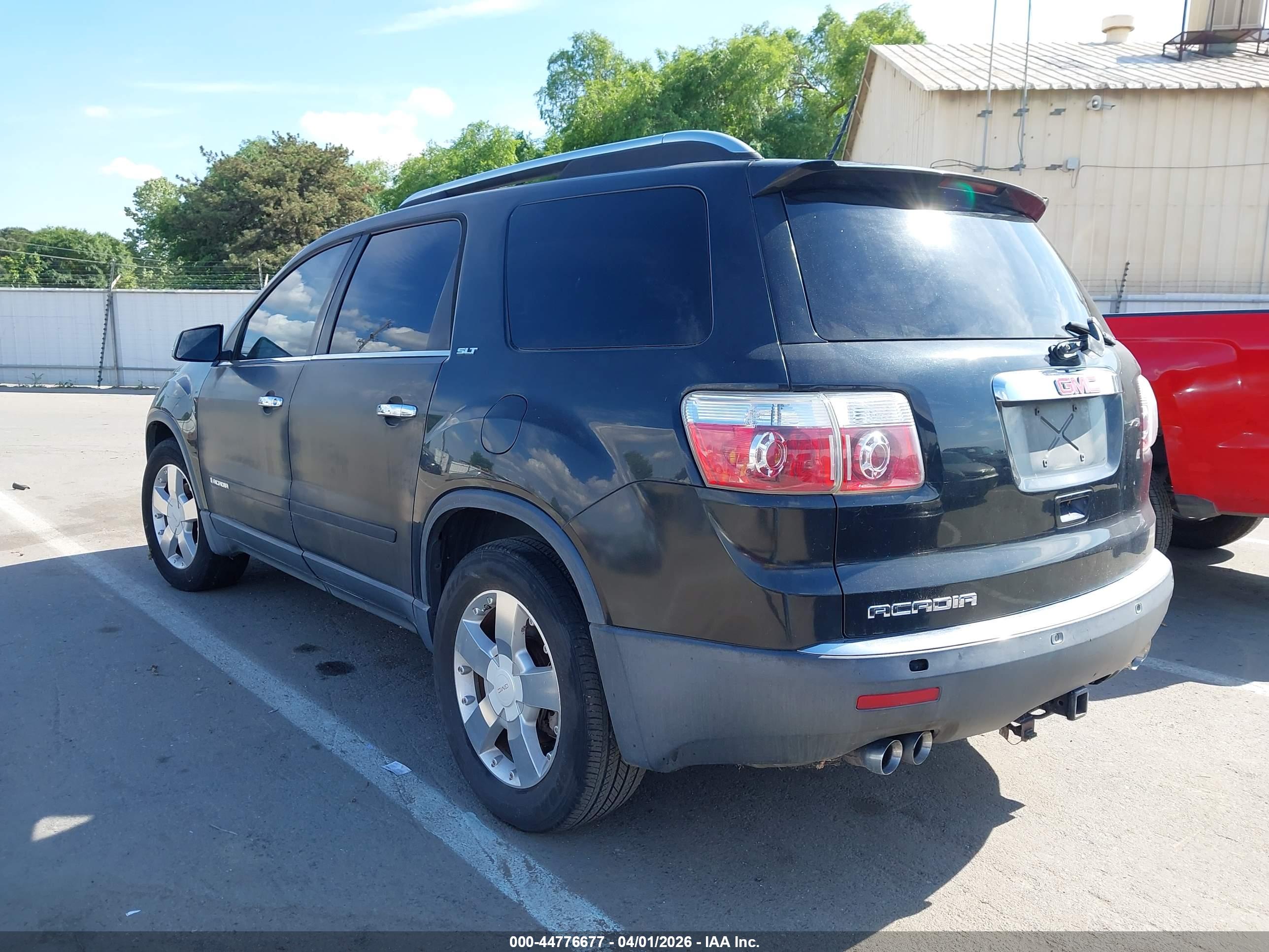 GMC ACADIA image 3