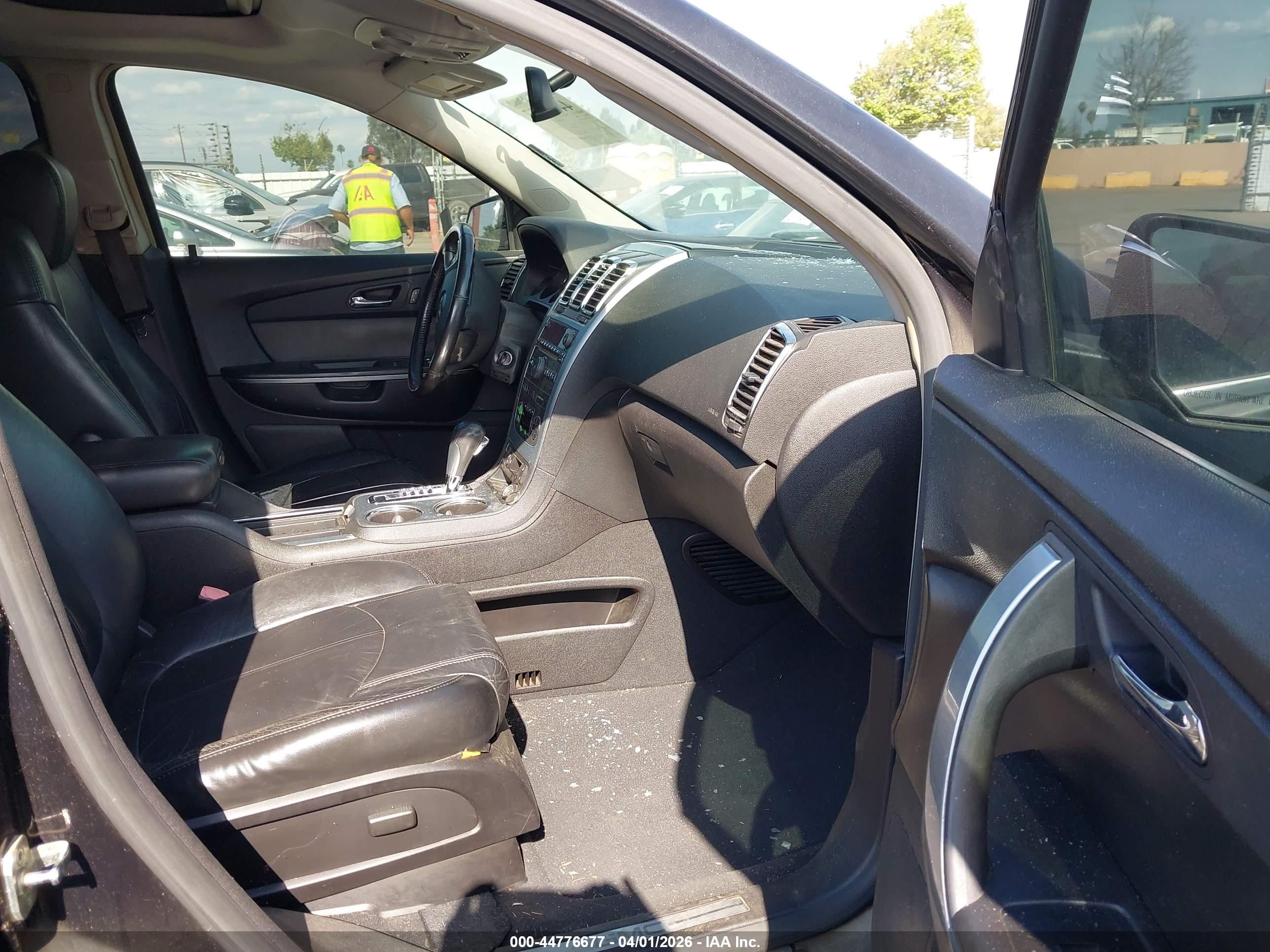 GMC ACADIA image 5