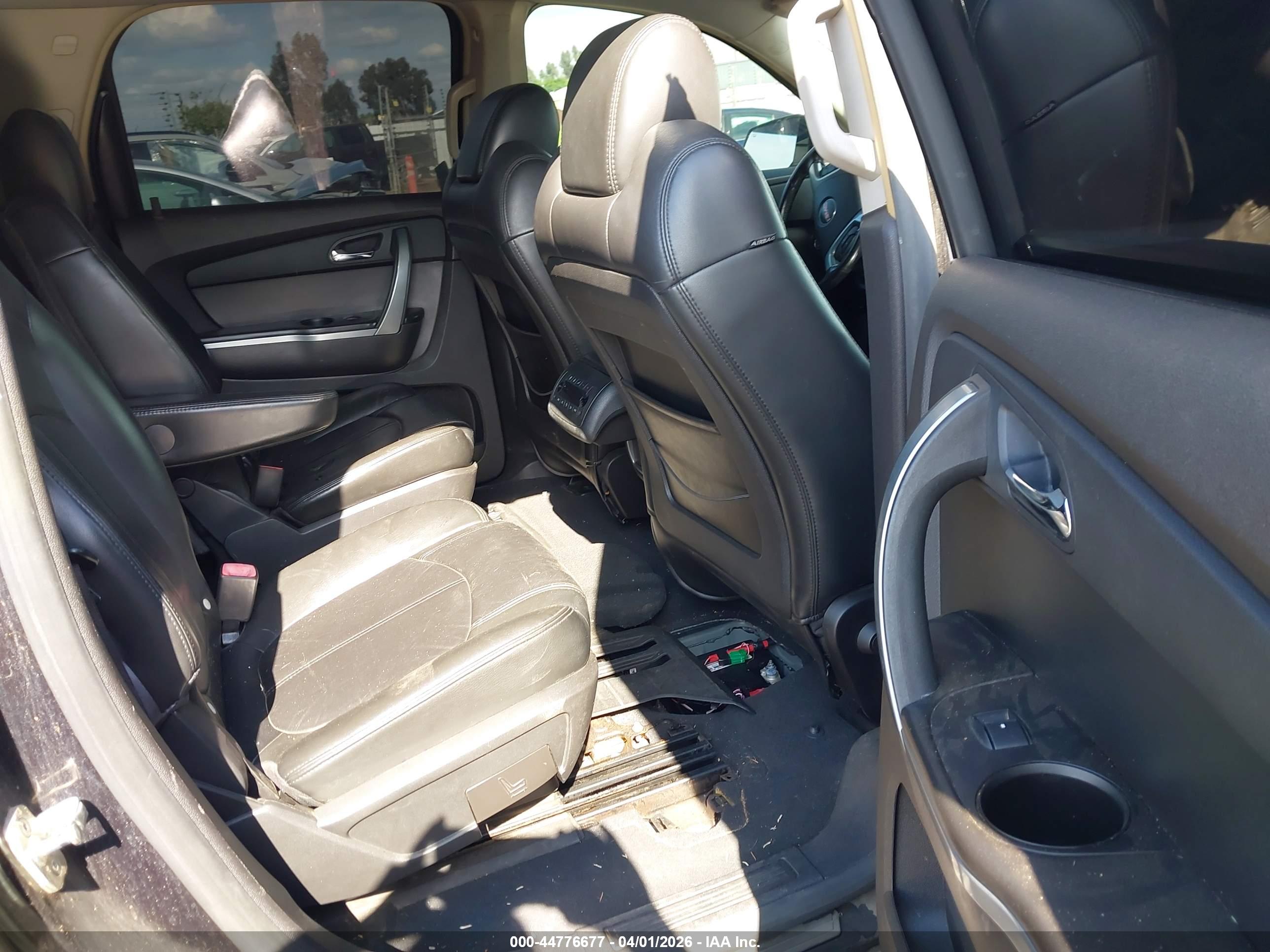 GMC ACADIA image 8