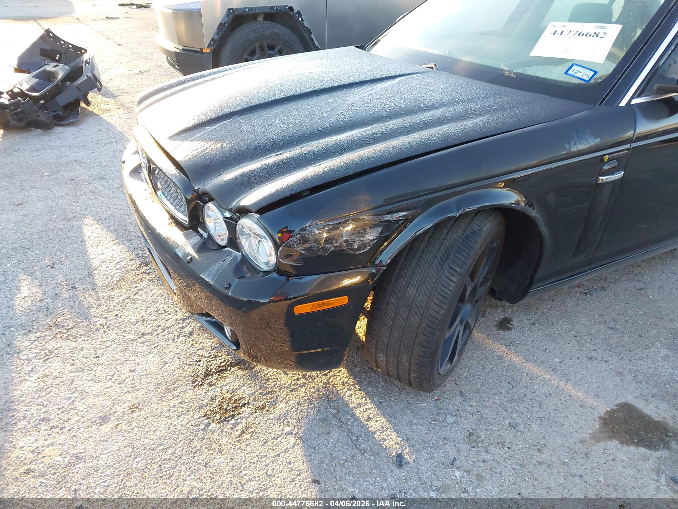 JAGUAR XJ image 6