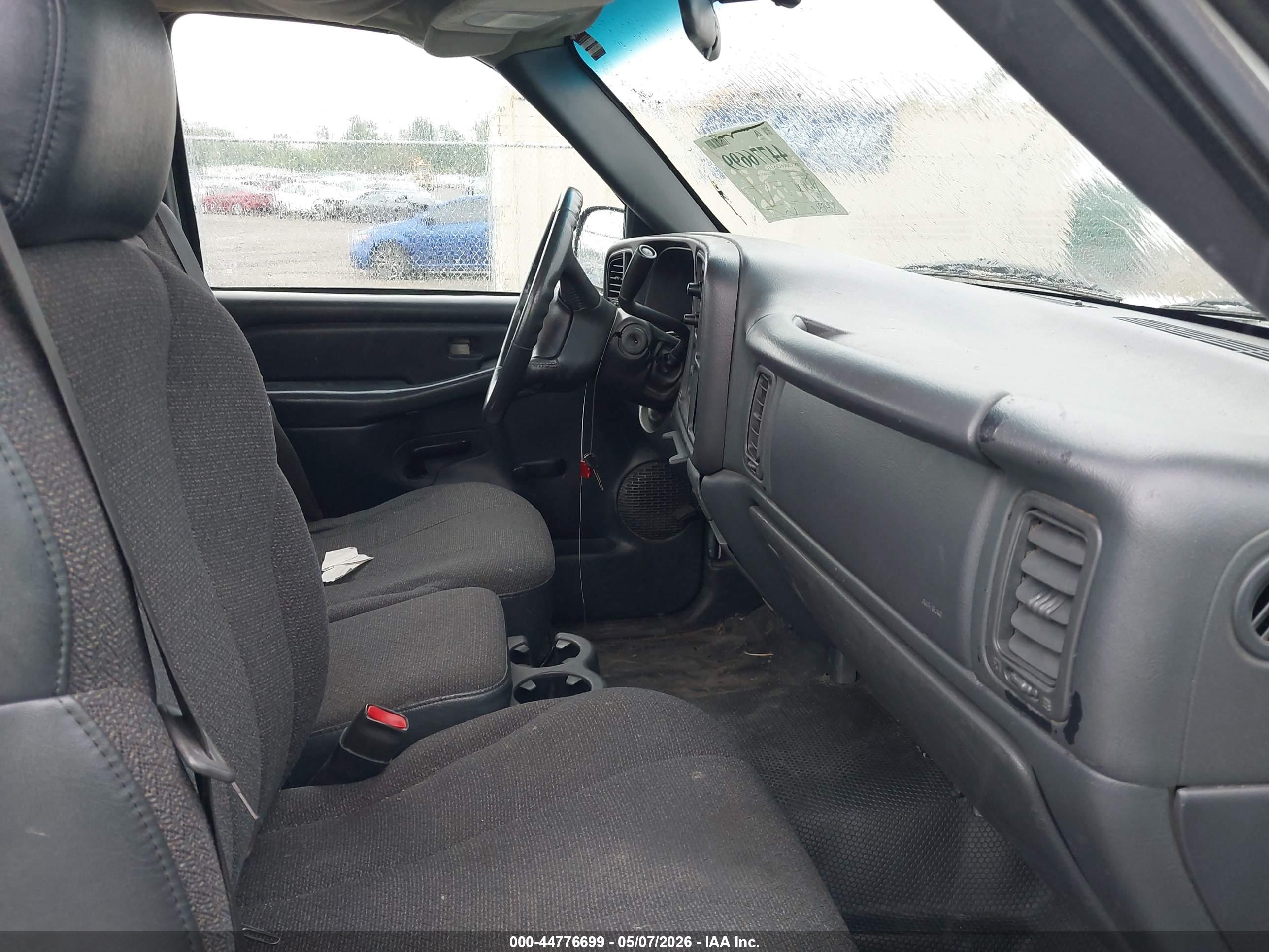 CHEVROLET SILVERADO image 5
